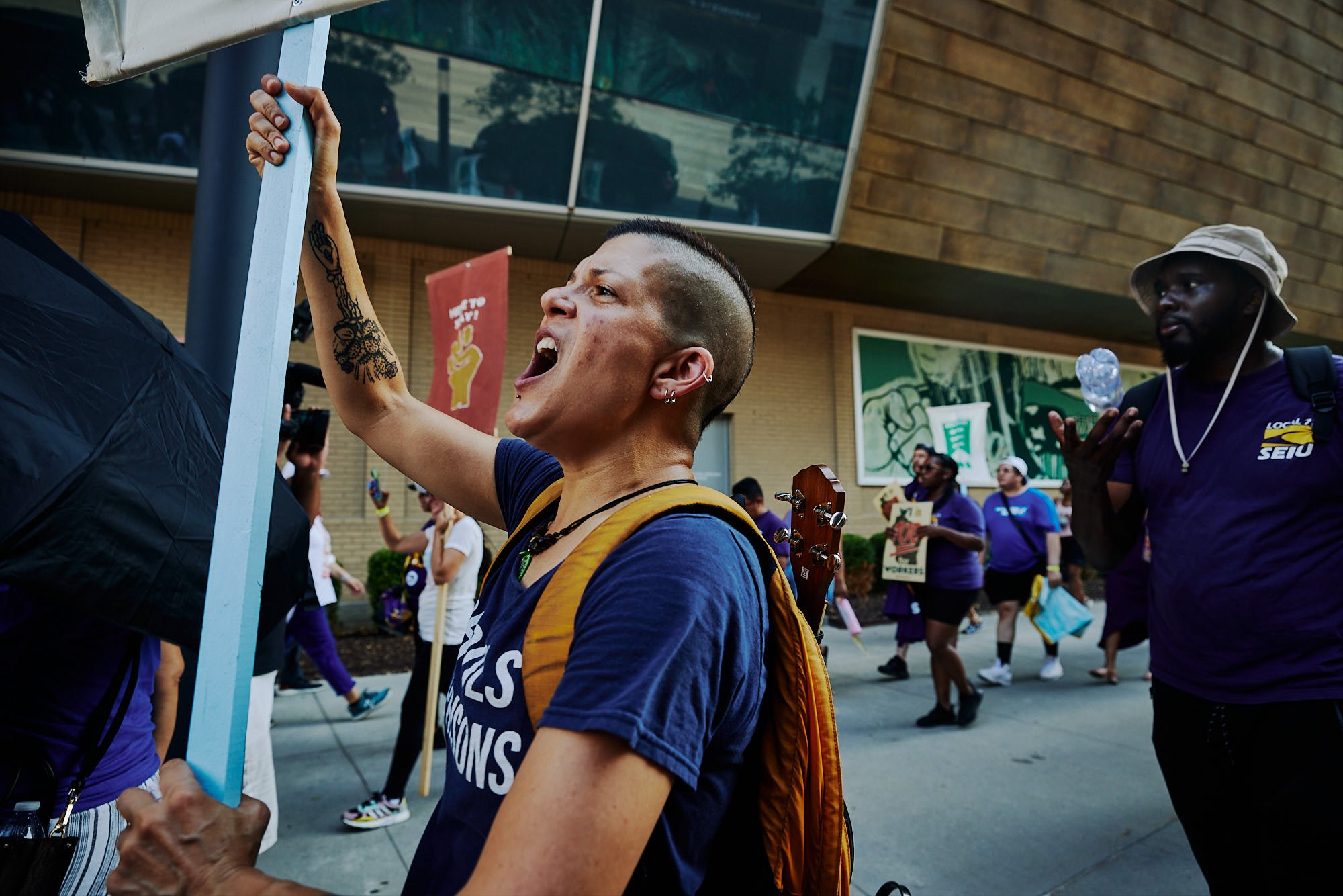  Members of Service Employees International Union Local 73 chapter protests outside the Fox News Republican Debate in Milwaukee, W.I. on Aug 23, 2023. (Mustafa Hussain for The Free Press) 