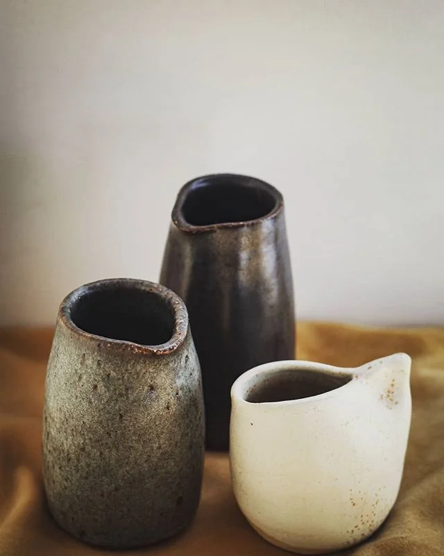 Here's another shot  from @saintvalentinecbr of my little #milkjugs
Always remind me of birds having a little chat together😆🐦🐦 .
.
.
.
.
.
#australianceramics #ceramicdesigns #modernceramics #myfavouriteceramics #artisanmarket #makersmovement #handmadeisthenewblack #loveceramic #ceramiclove #homewares #tableware #potterylife #pottersofinstagram #potterystudio #contemporaryclay #ceramicsmagazine #ceramicacontemporanea #ceramique #keramik #canberraceramics