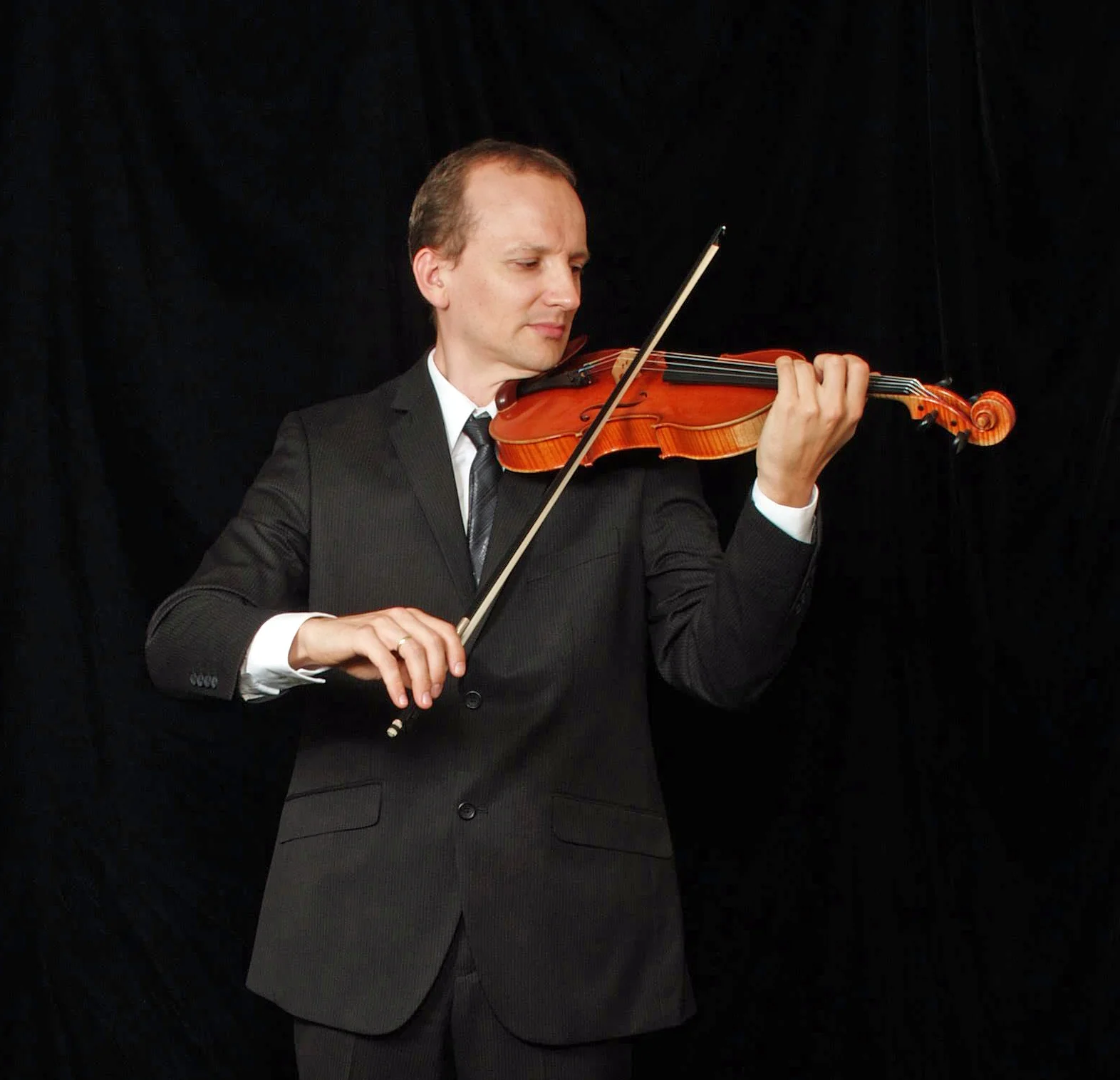 Maxim Baluyev - violin Trio Maxim