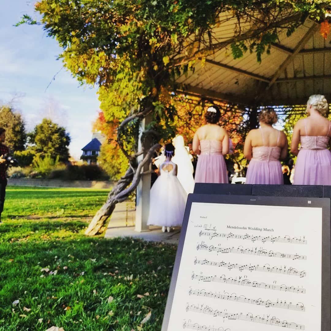 Just played 🎻at another beautiful wedding ceremony ❤❤ . It was at the Markham Park in Concord. The weather was warm for the season. We so spoiled here in CA. An outdoor wedding in December! Imagine that!!! #wedding &nbsp;#weddingday #love #engaged #