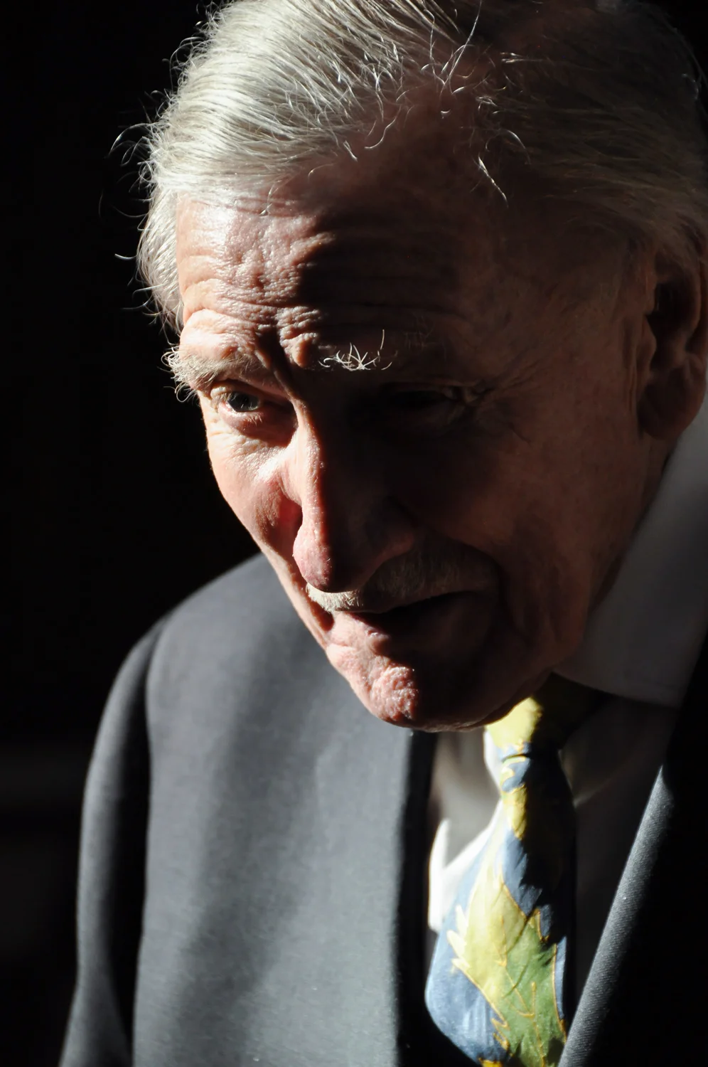 Leslie Phillips awarded Freedom of the City of London