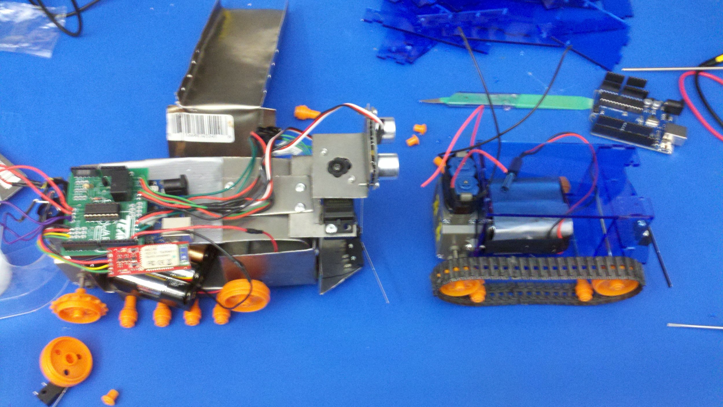  Comparison between the metal prototype Grunt and the finalized laser cut chassis.&nbsp; 