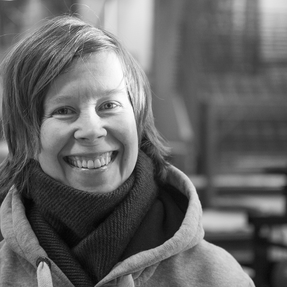 Tiina Ekosaari, perinteinen pimiö 040 534 1675 tiina.ekosaari@poimuilee.com