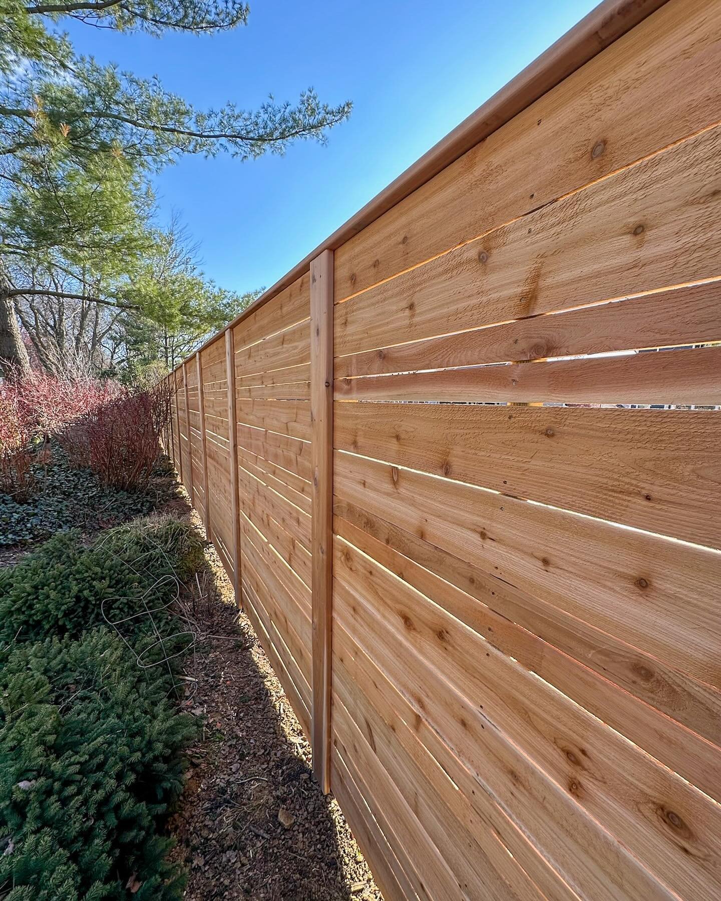 This is NOT your standard privacy fence! 

Check out this 6&rsquo; tall, multi-width, horizontal cedar fence we planted today! If you can dream it, we can build it!
.
.
.
#fence #cedarfence #customfence #horizontalfence #privacyfence #backyard #contr