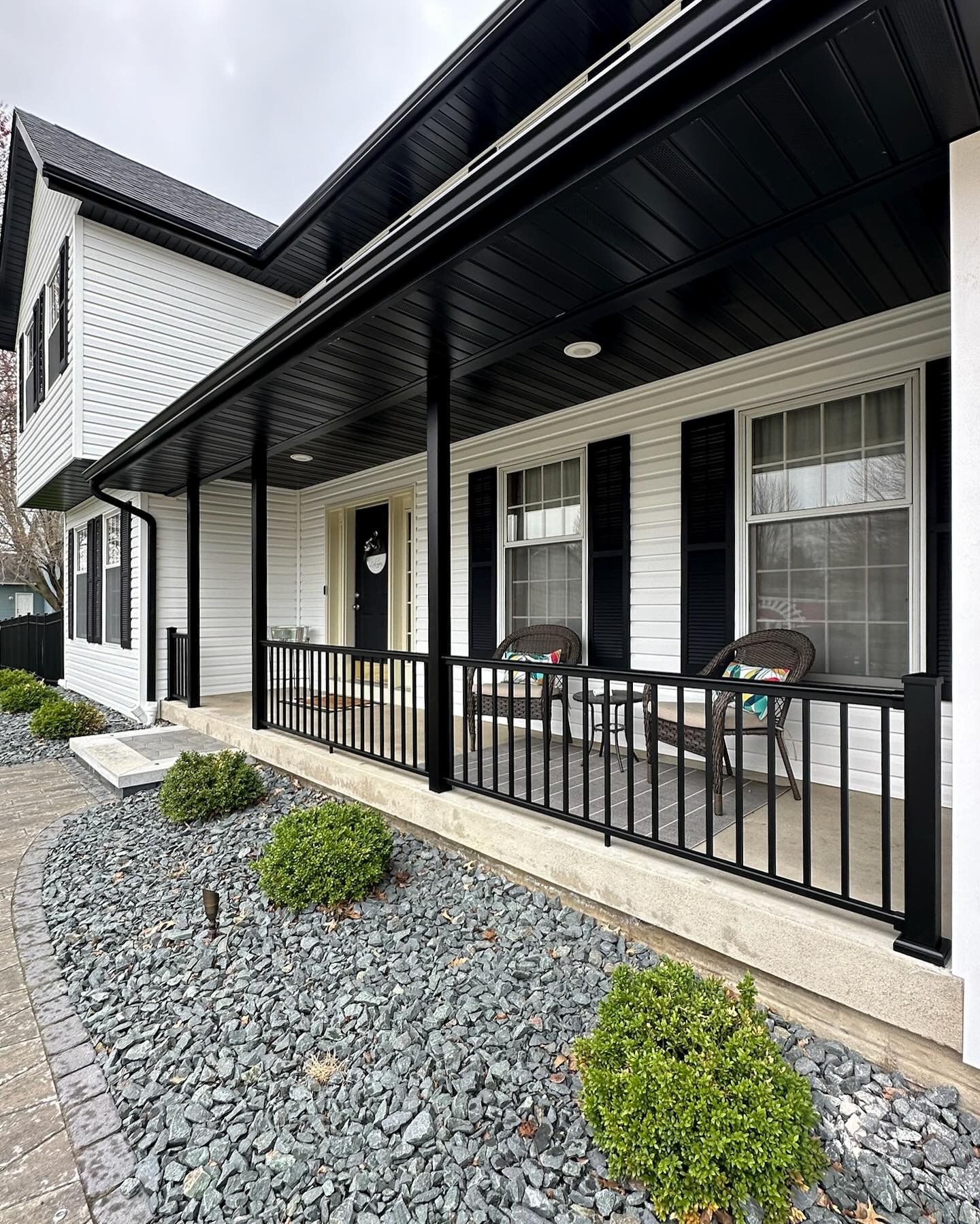 A front porch refresh is one of our favorite jobs to complete!

Look at the difference you can achieve by simply updating the porch railing and wrapping the support posts! Quick and easy and makes a big impact!
.
.
.
#frontporch #refresh #postwrap #p