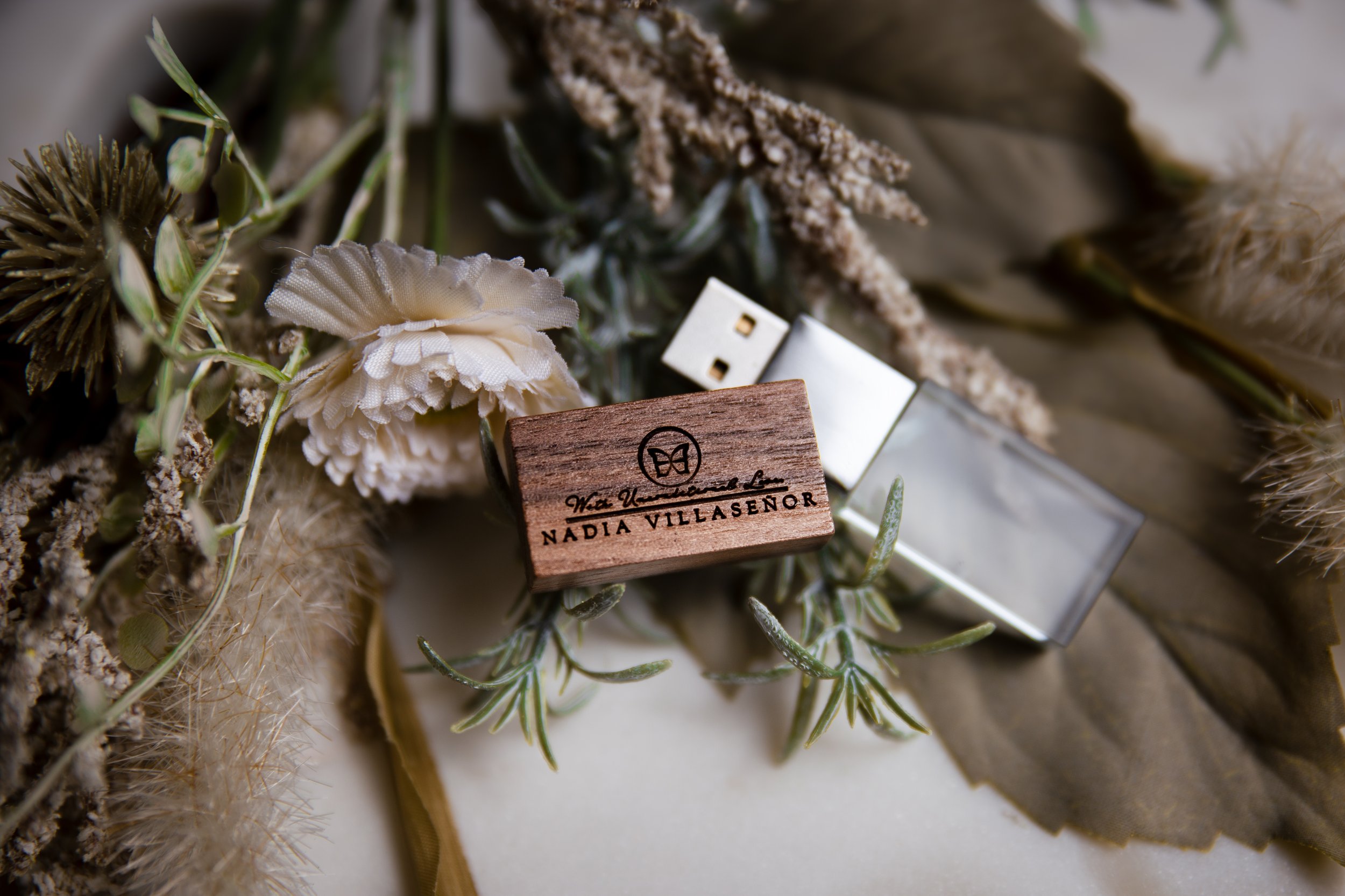 STUDIONV13 CUSTOM USB SELECT WEDDING PACKAGES