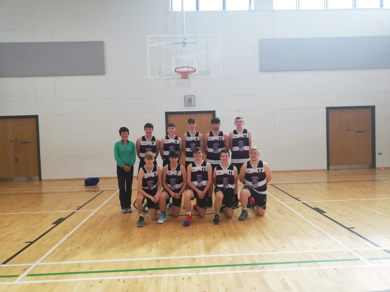 senior basketball team sept 19.jpg