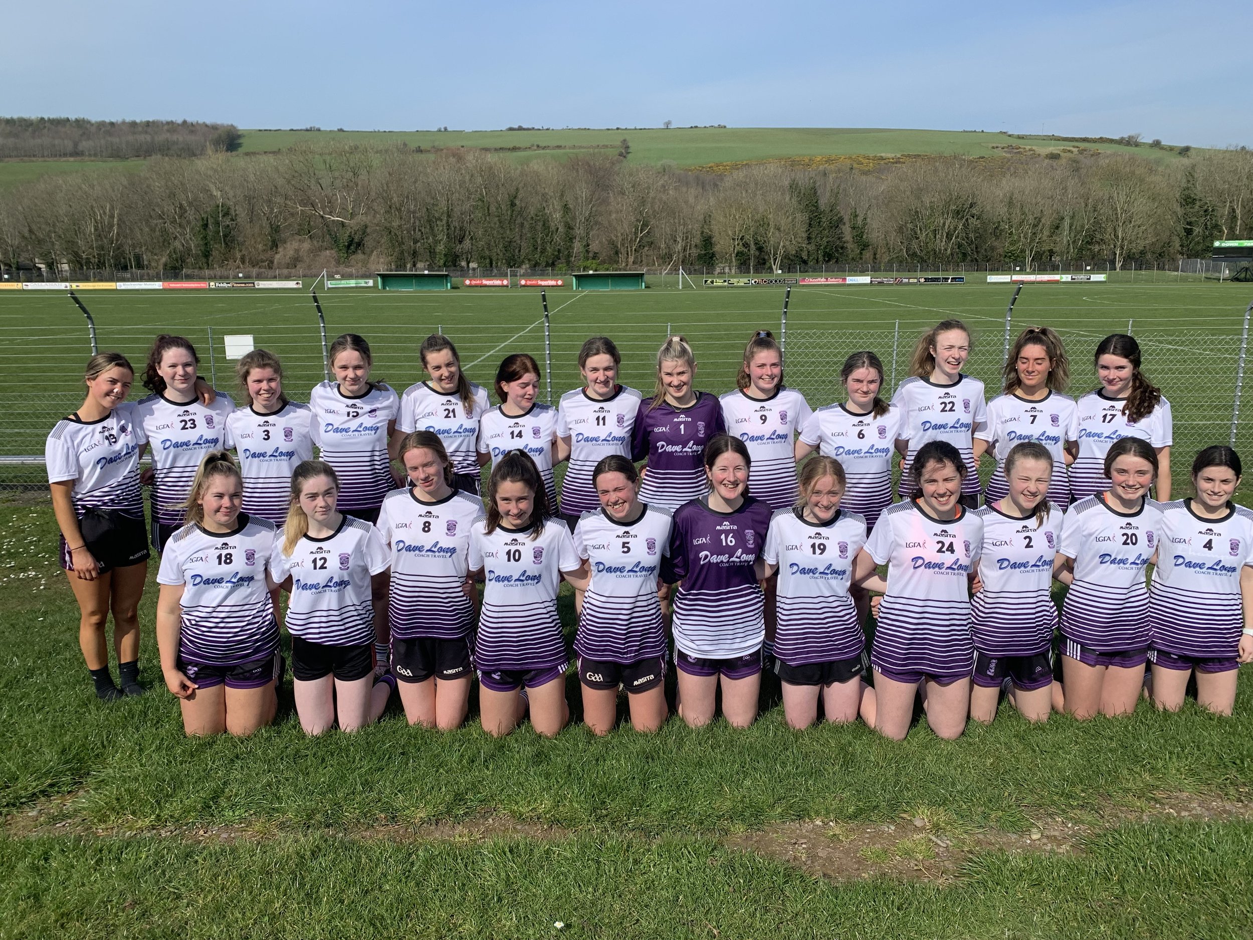 Senior Ladies Football Team 2022.jpg