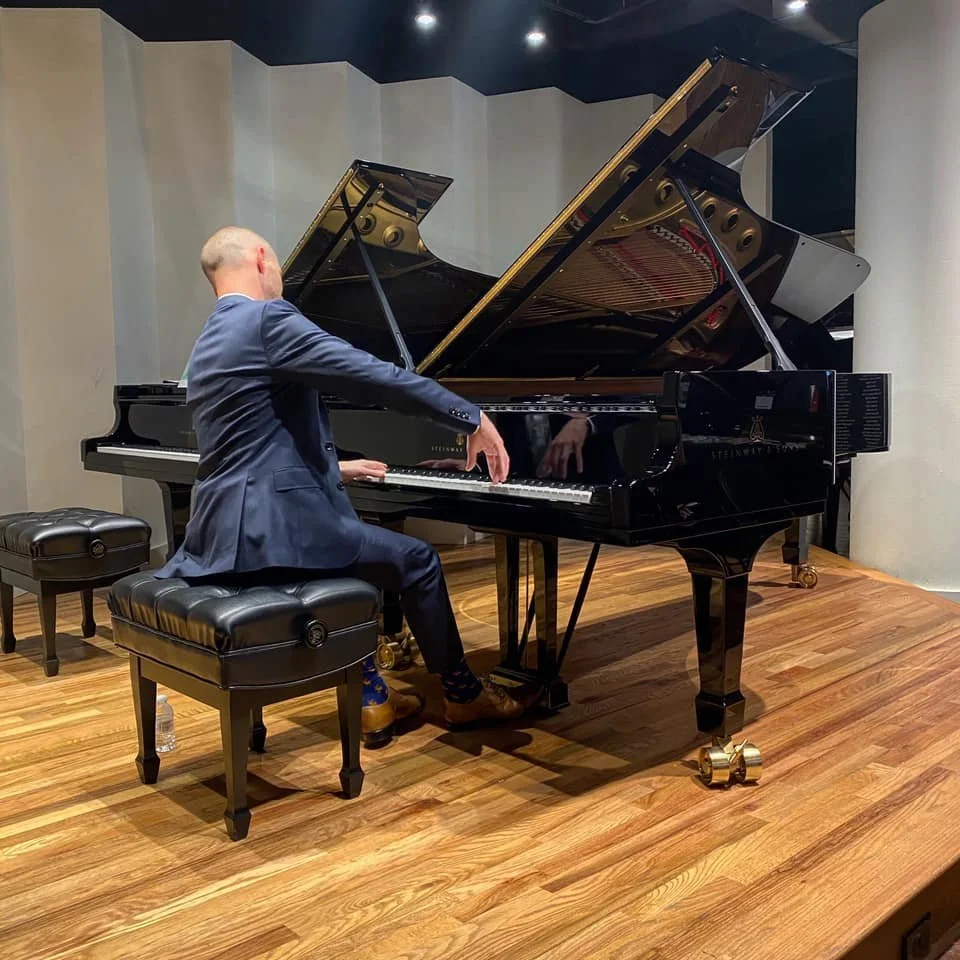 I spy another "Christmas In The City" concert photo. I'm loving these concert memories that are popping up!