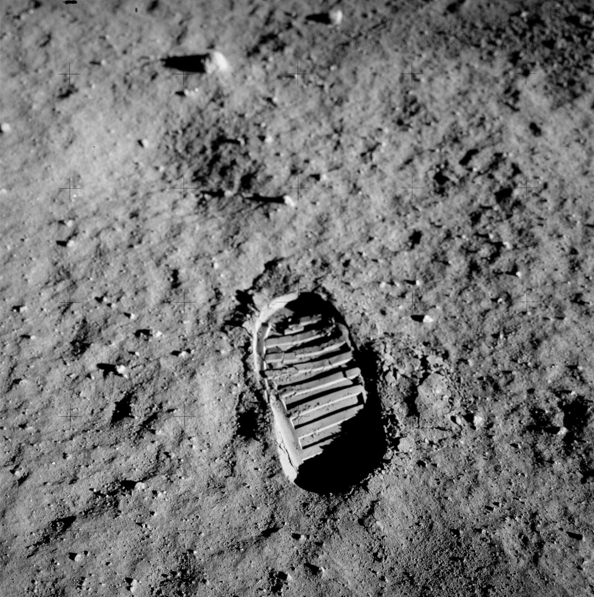 Apollo_11_bootprint.jpg