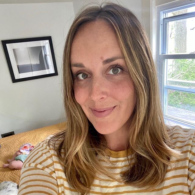 thanks for the selfie post salon visit😷celeste! 
cut/balayage by @wilzy 
air dried with mannequin from @randco (note baby lincoln&rsquo;s legs in the background❤️)