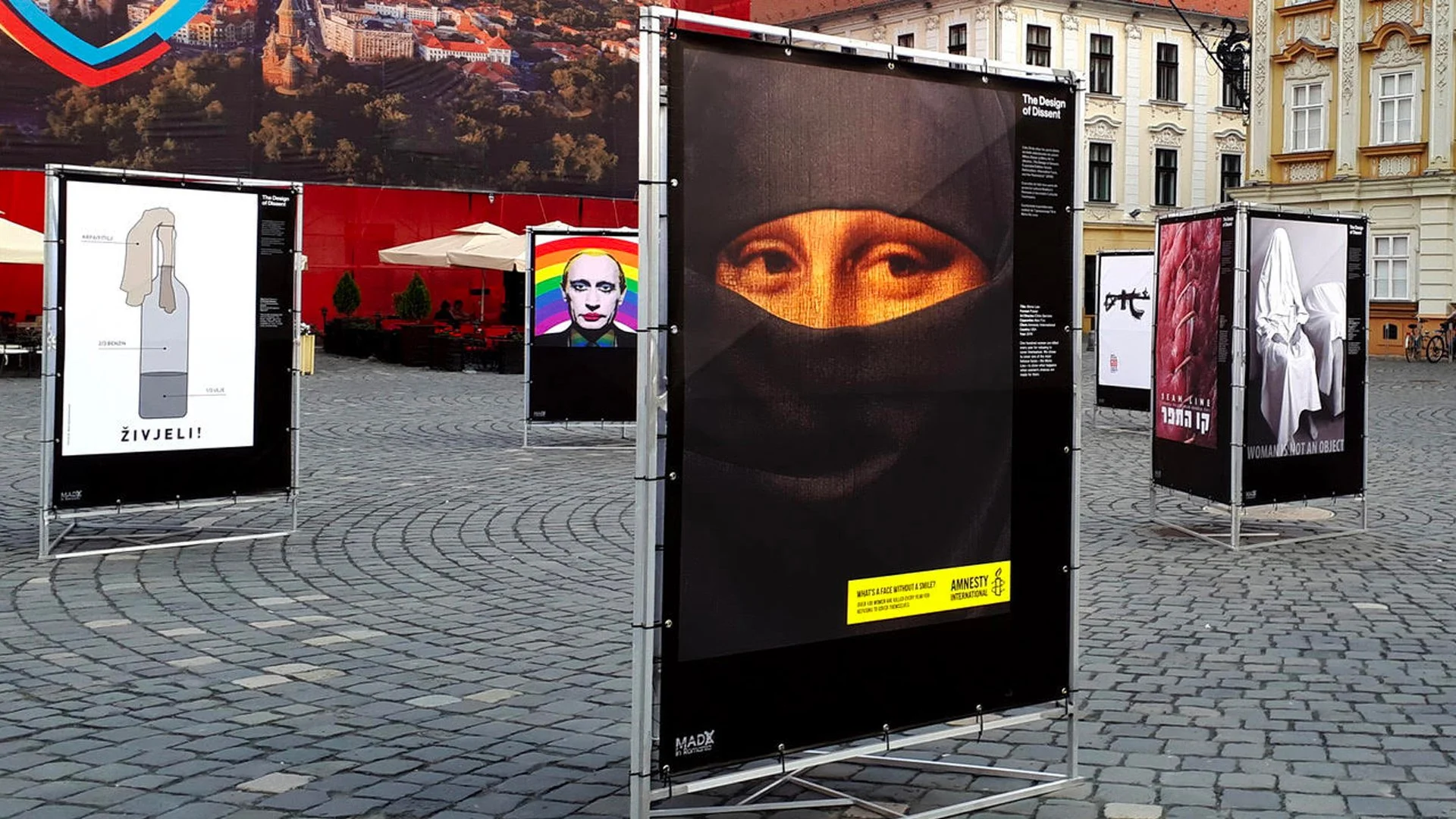 mona-thumb.jpg