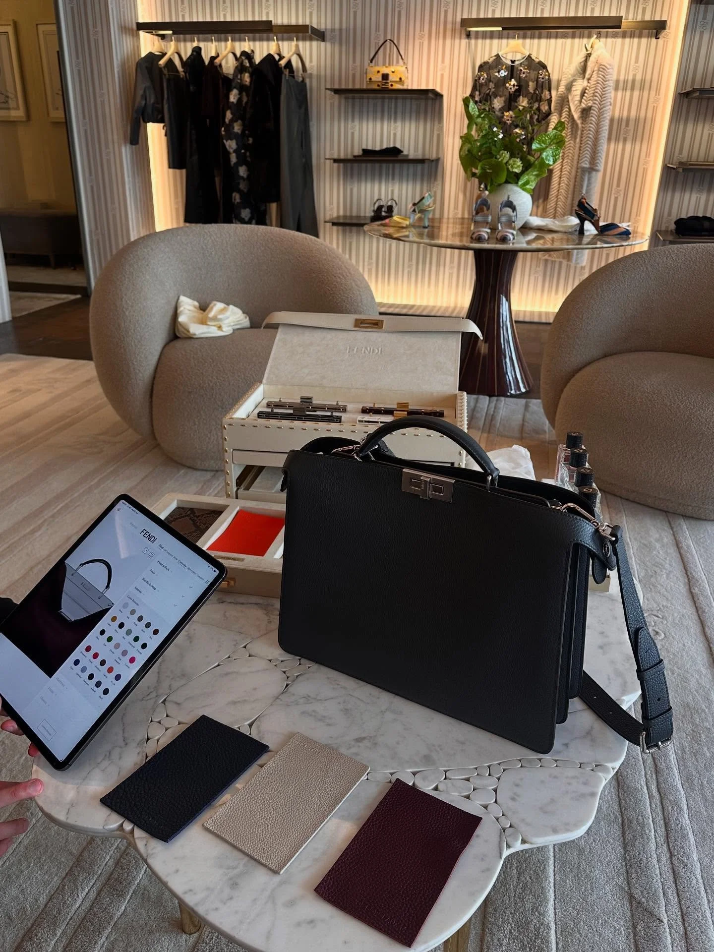 Work recently >

- Made-to-order leather appointments @fendi 
- AW26 trunk show previews at @brunellocucinelli_brand 
- Endless fittings @chanelofficial 
- Curating womenswear looks (beyond obsessed with this @loewe jacket 🩶)
- All things high je