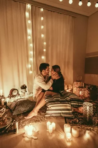 2 Signs That a Partner Is Showing Up for You