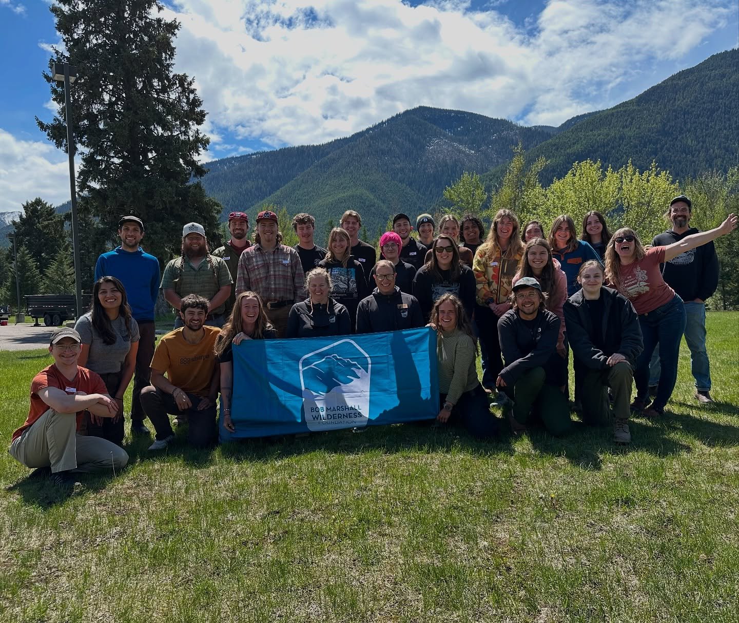 Crew Leaders and Interns are HERE!!! 🥳🙌 This rad crew will spend the next three weeks soaking up a whole lotta knowledge before they spread out across the Bob for the summer. We’re SO excited to see what they accomplish this season!
Learn mo