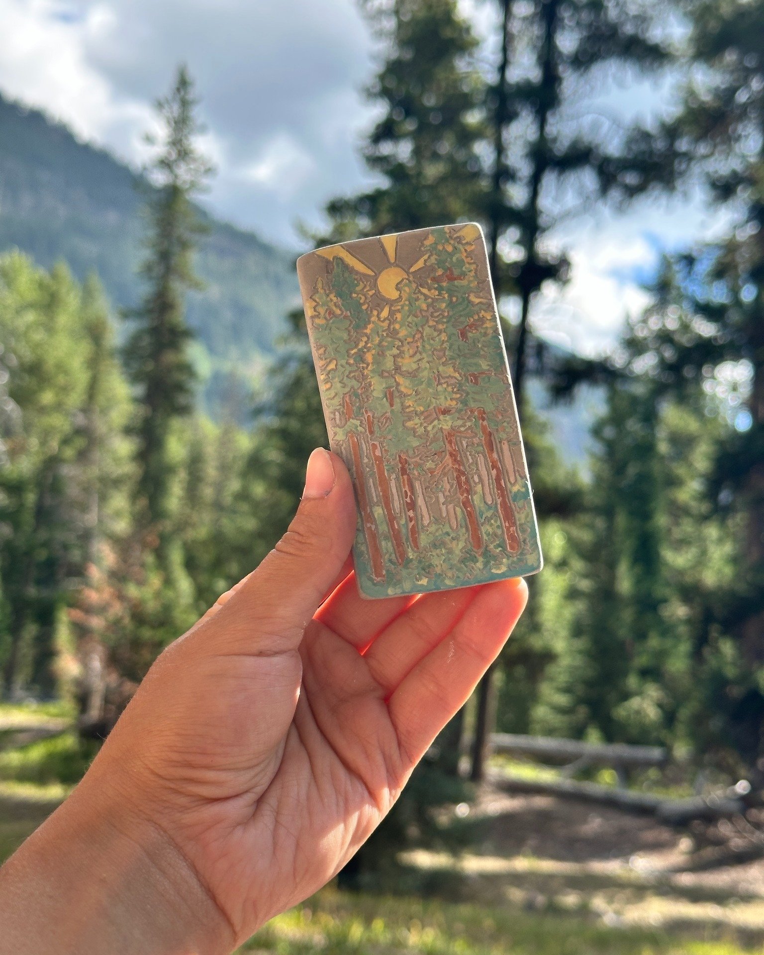 Join us for an interactive clay tile workshop with 2025 Artist Wilderness Connection artist @magpie.pottery! On Saturday, May 16th, come to @lonepine_statepark for an artist talk and clay tile making inspired by Adi's 2-week residency spent in the Bo