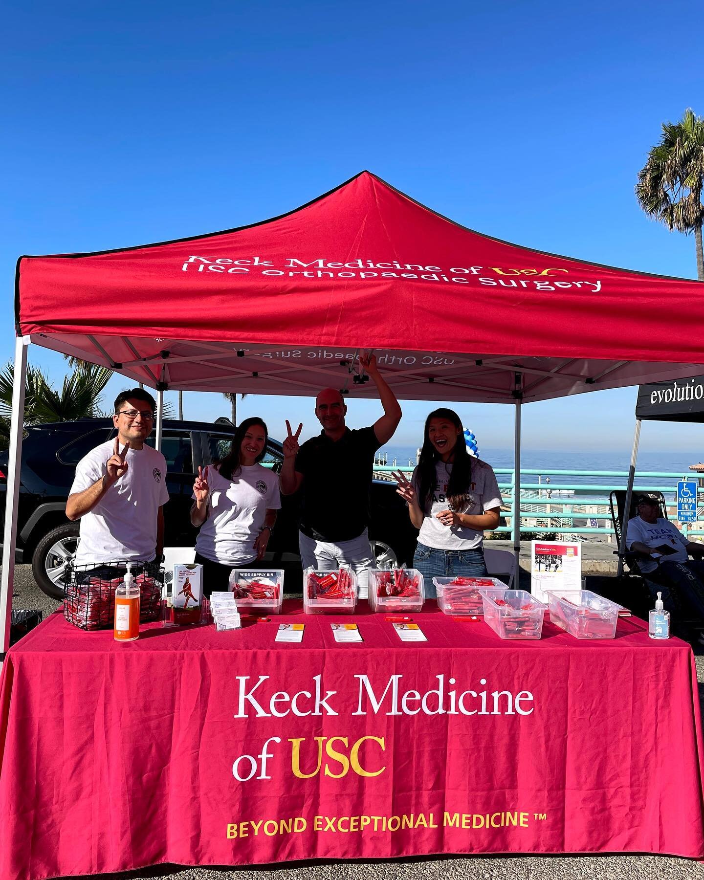 ✌🏼🏈Fight on this weekend! We are thrilled to have @uscsportsmedicine back at our post-race expo on October 1st! They will be paired right next to @evolutionptfit offering physical therapy assessments!

#mb10k
#October1
#fighton✌️ 
#keckmedicineofus