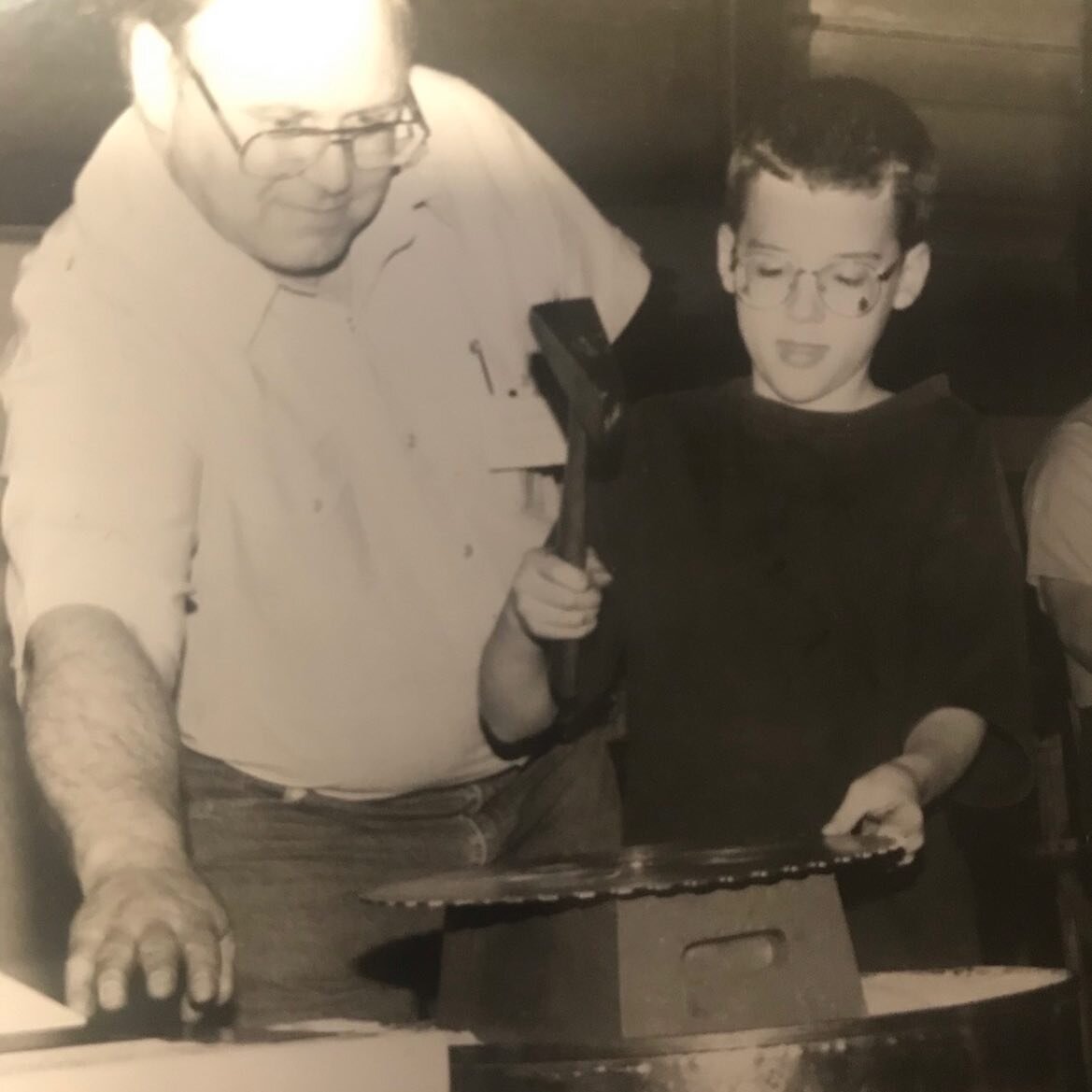 1994&hellip;Saw Hammering Seminar in Cleveland. Fred Oleson (Oleson Saw Technology) is teaching 9 year old Jordan Chynoweth his future&hellip; the art of smithing a saw blade.