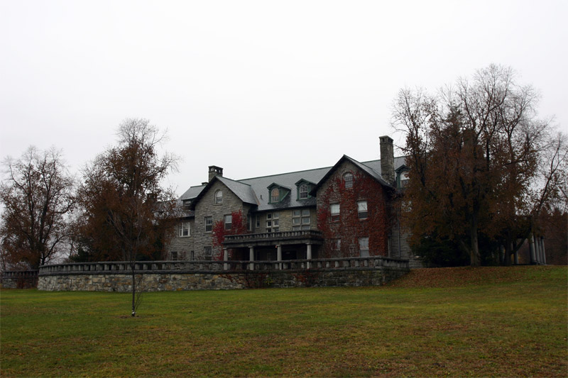  Bennington College, Vermont   Source  