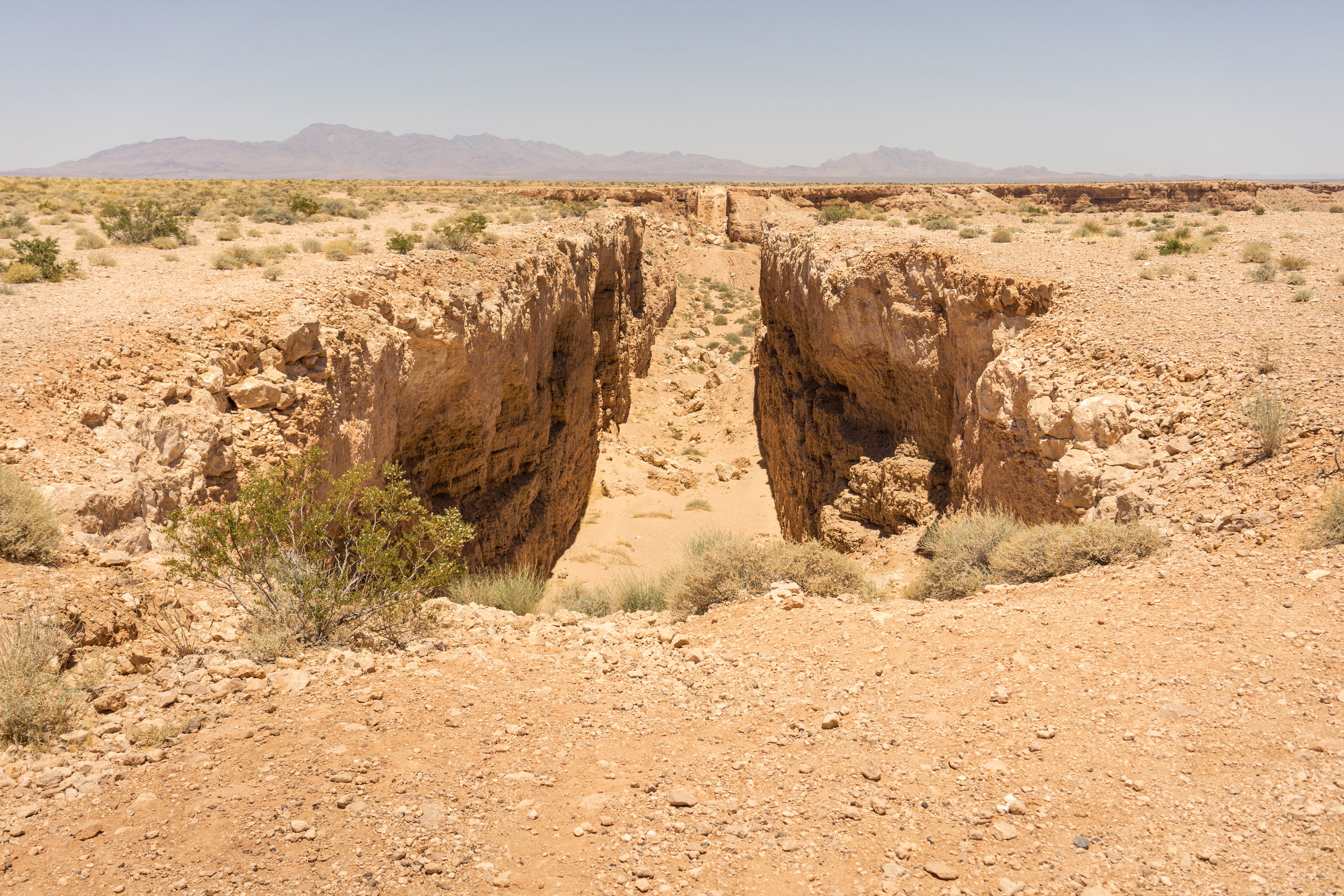 Double Negative (1970) Michael Heizer. Mormon Mesa, Overton, Nevada. Photo: Tiago Silva Nunes