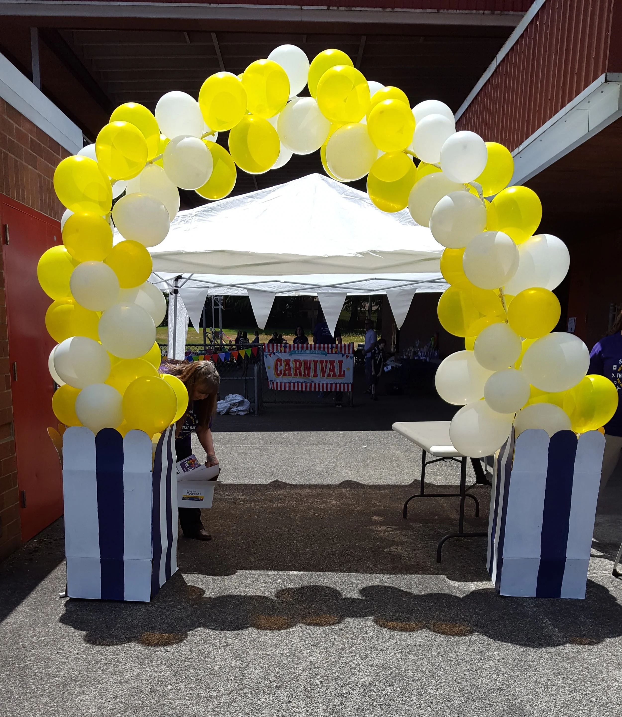 Popcorn arch