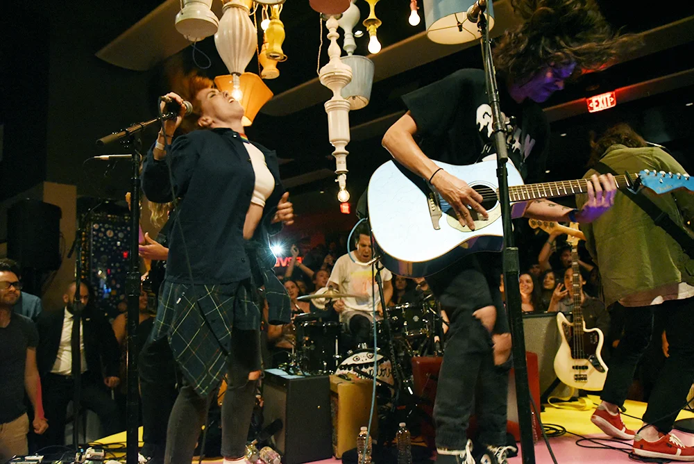 grouplove37.jpg