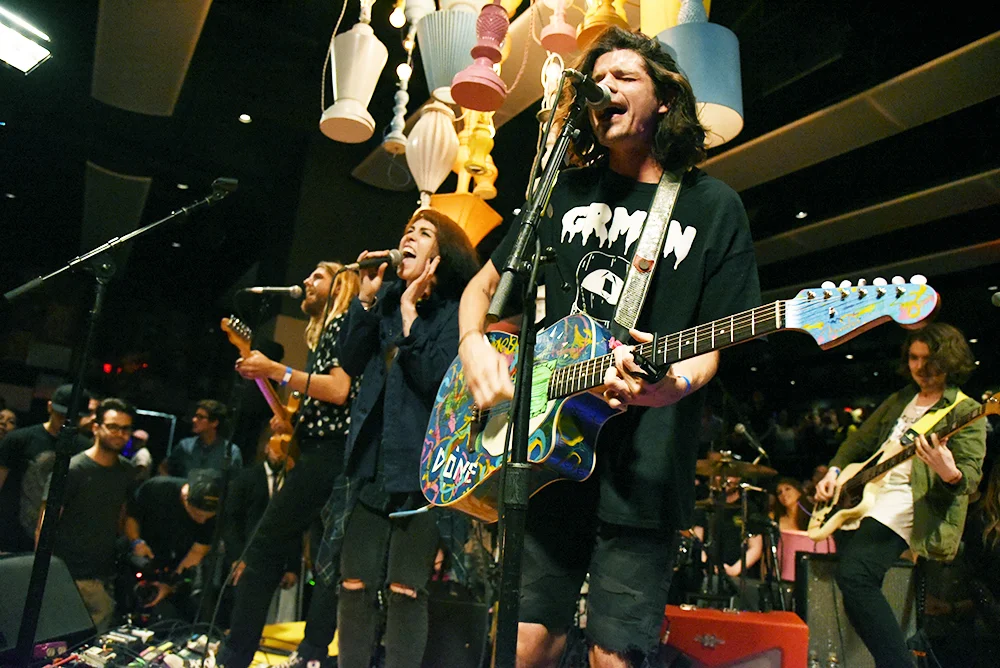 grouplove18.jpg