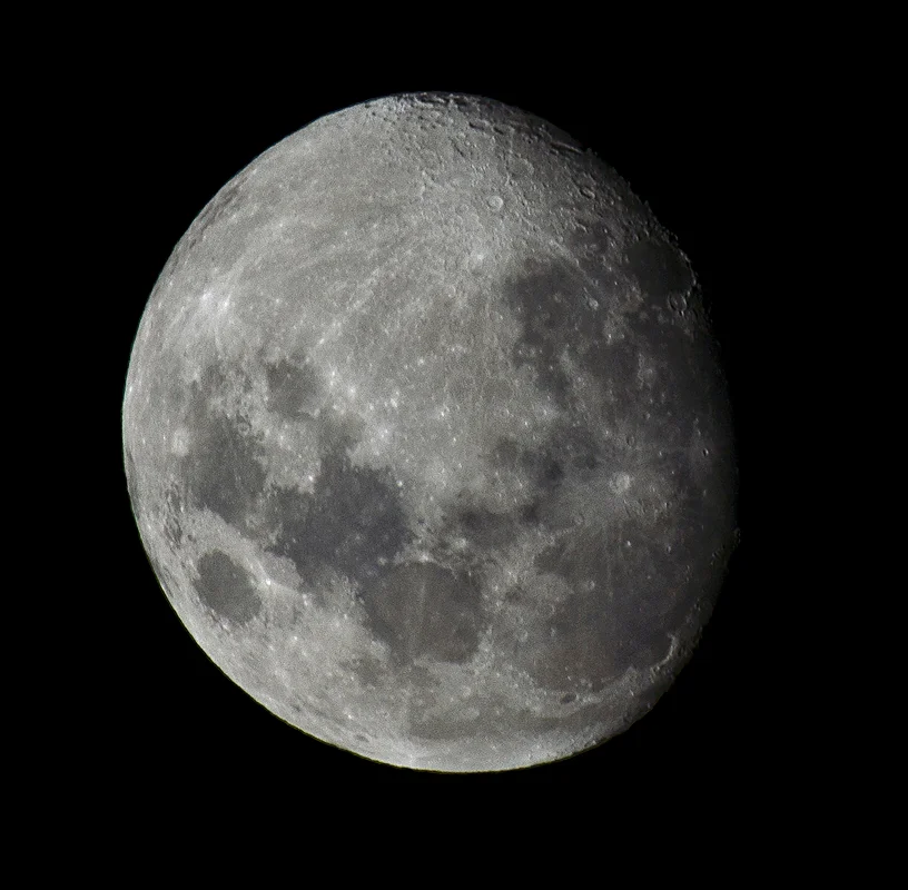The Moon seen from the southern hemisphere, taken on the 25th of November 2012, from Montevideo, Uruguay. Image credit: Fernando da Rosa , CC BY A-SA 3.0