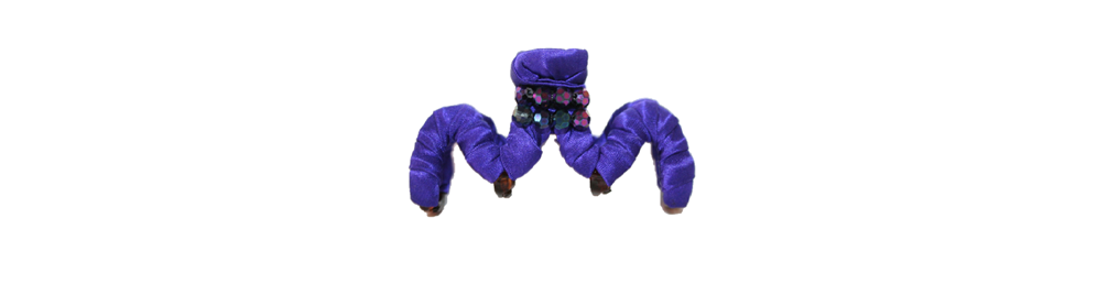 Today I am showing you how to easily wear our 2 1/2" silk spider clamp. Show above in amethyst, and I am wearing it in gold. This is a wonderful clamp, that works well, without being too much in the hair. You can find it here; http://www.reneerivera.com/couture/small-crystal-spider-clamp-amethyst?category=Clamps 