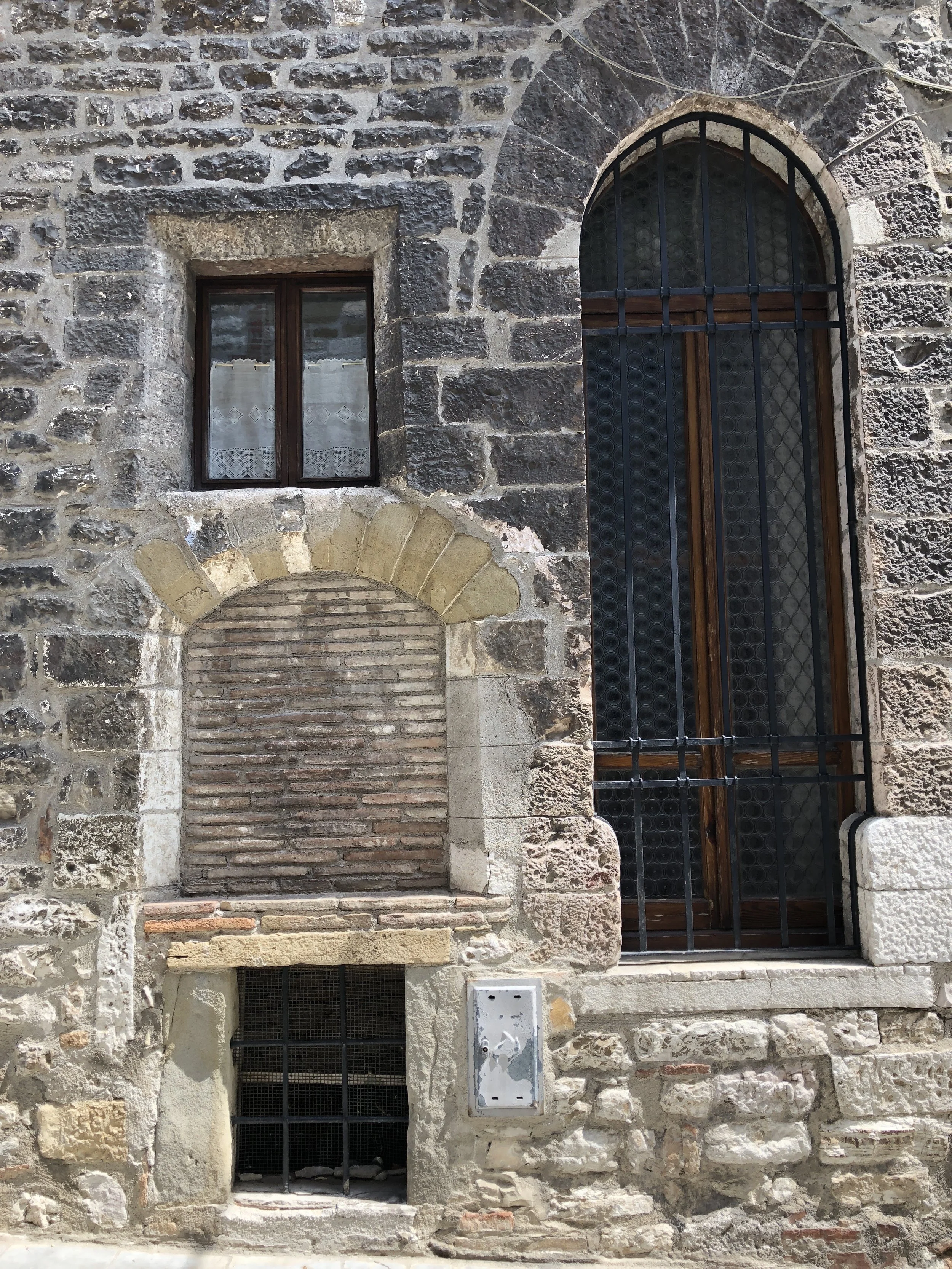 Glimsen-Gubbio-doors.jpg