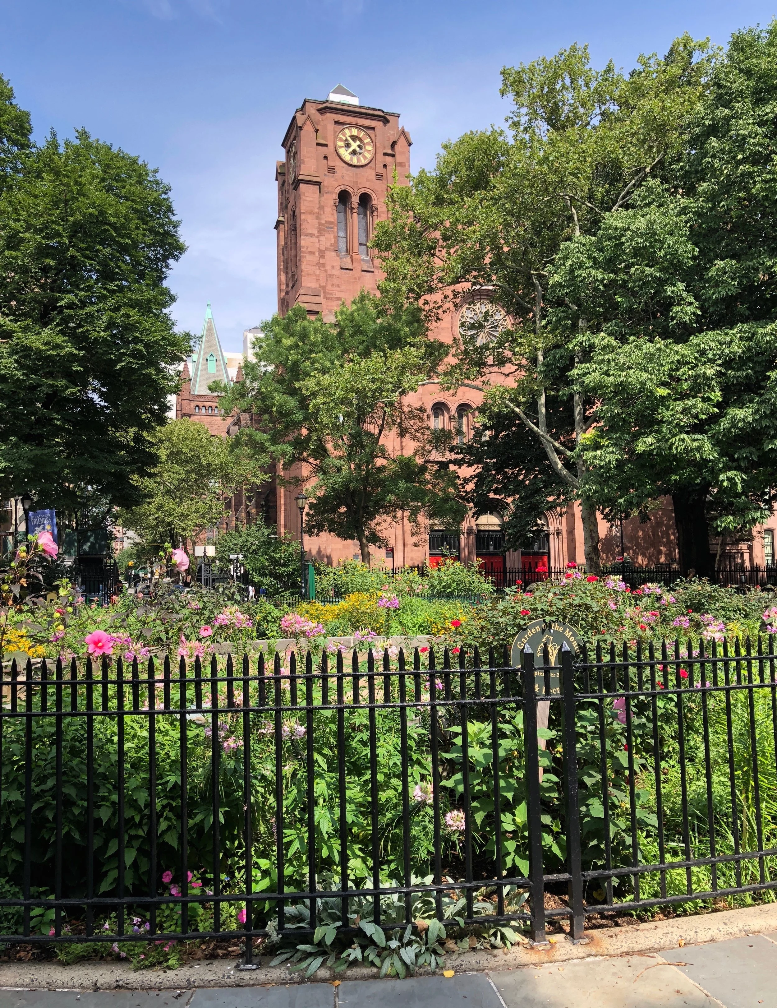 Glimsen-NYC-church.jpg