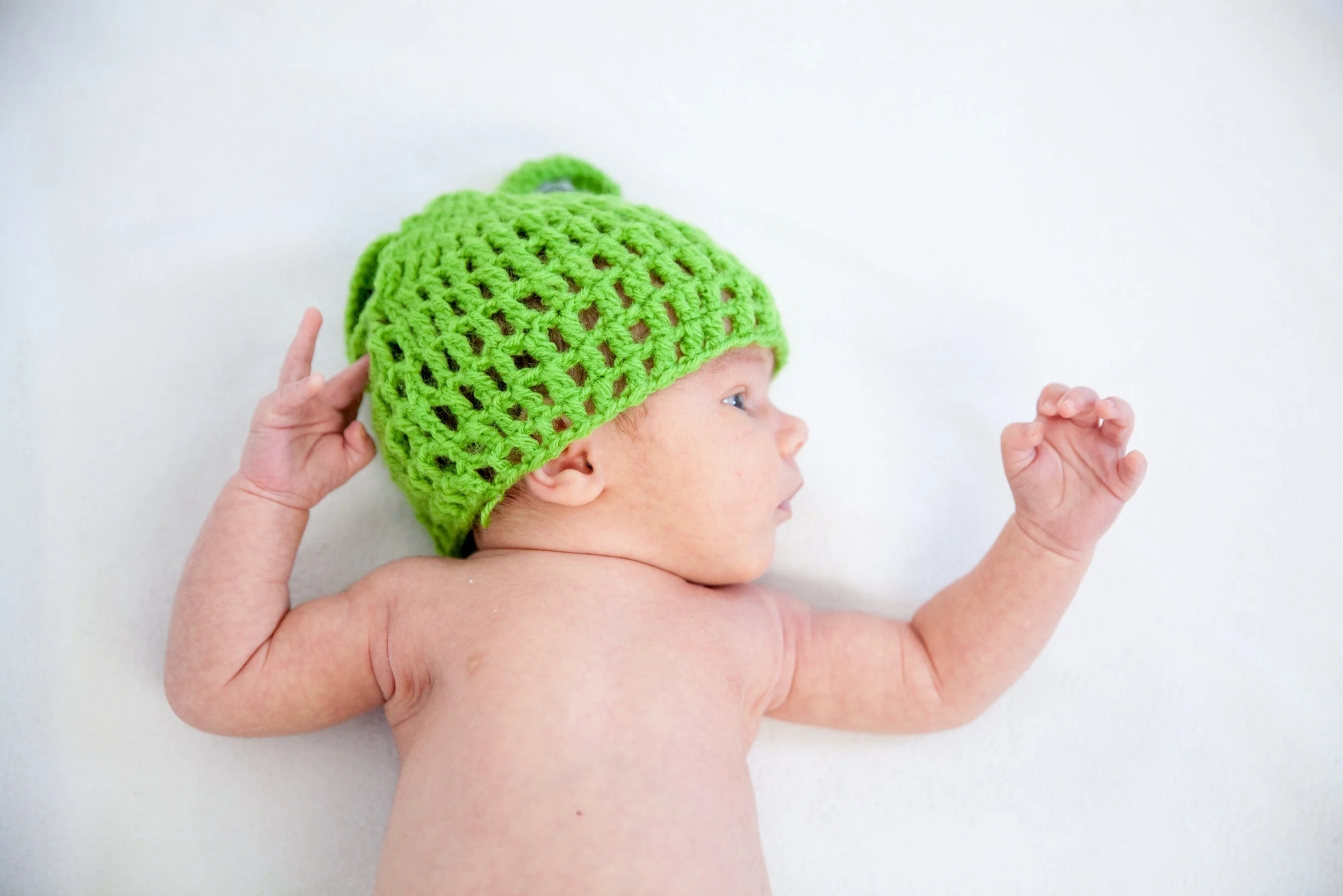 This past December I was in Poland visiting family. Shortly before I got there my cousin, Arek, and his beautiful partner, Ania, welcomed their beautiful baby boy, Kasper, into the world! A beautiful newborn baby boy, why yes, I had to take pictures! This was the first time I had a baby as the focal point of my work! 