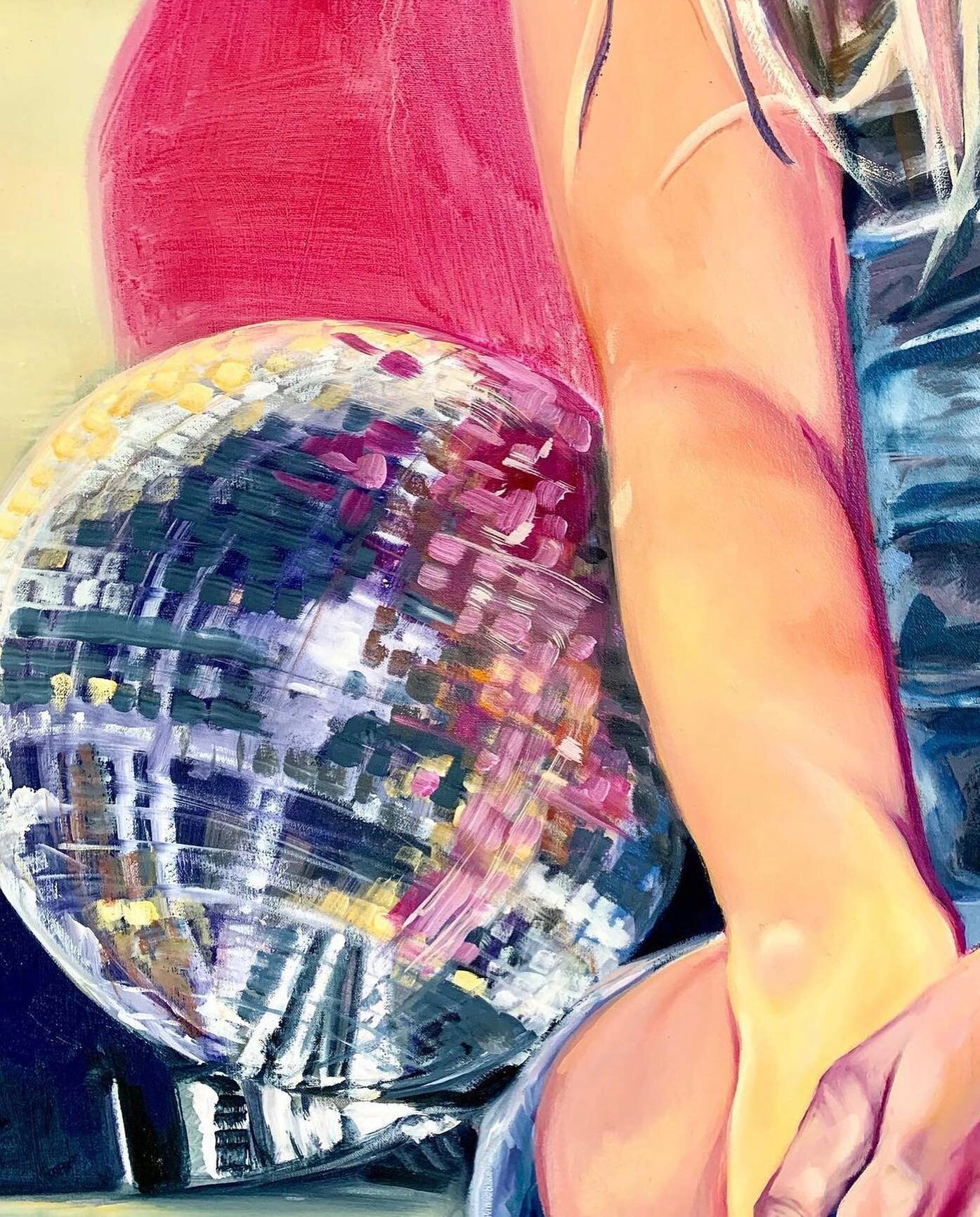 I hope everyone&rsquo;s New Year is as sparkly and this disco ball! 🥳🥂✨ 
⠀⠀⠀⠀⠀⠀⠀⠀⠀
Detail shot from &ldquo;Everything in Moderation&rdquo; 
Oil paint on canvas 
40&rdquo; x 78&rdquo;
.
.
.
.
.
.
.
.
.
.
.
#artbyalifutrell #discoball #mirrorball #oi
