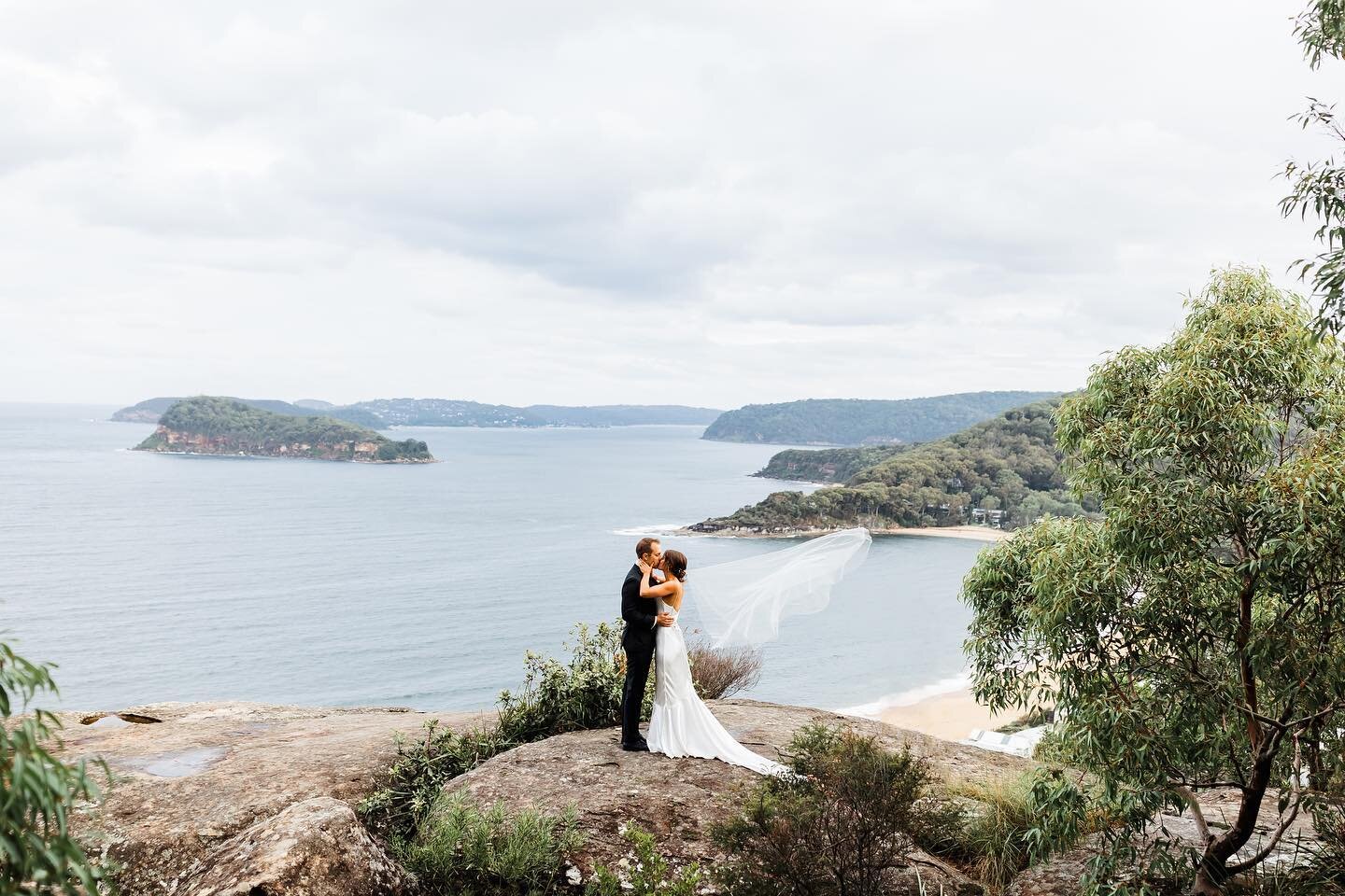 Jess and Nic wanted a photo here so badly that Jess was prepared to walk to the top of this lookout in heels... I can totally see why! 😍
*
*
*
*
*
#storieswithmel #huntervalleyweddingphotographer #huntervalleywedding #weddingphotography #wedding #hu