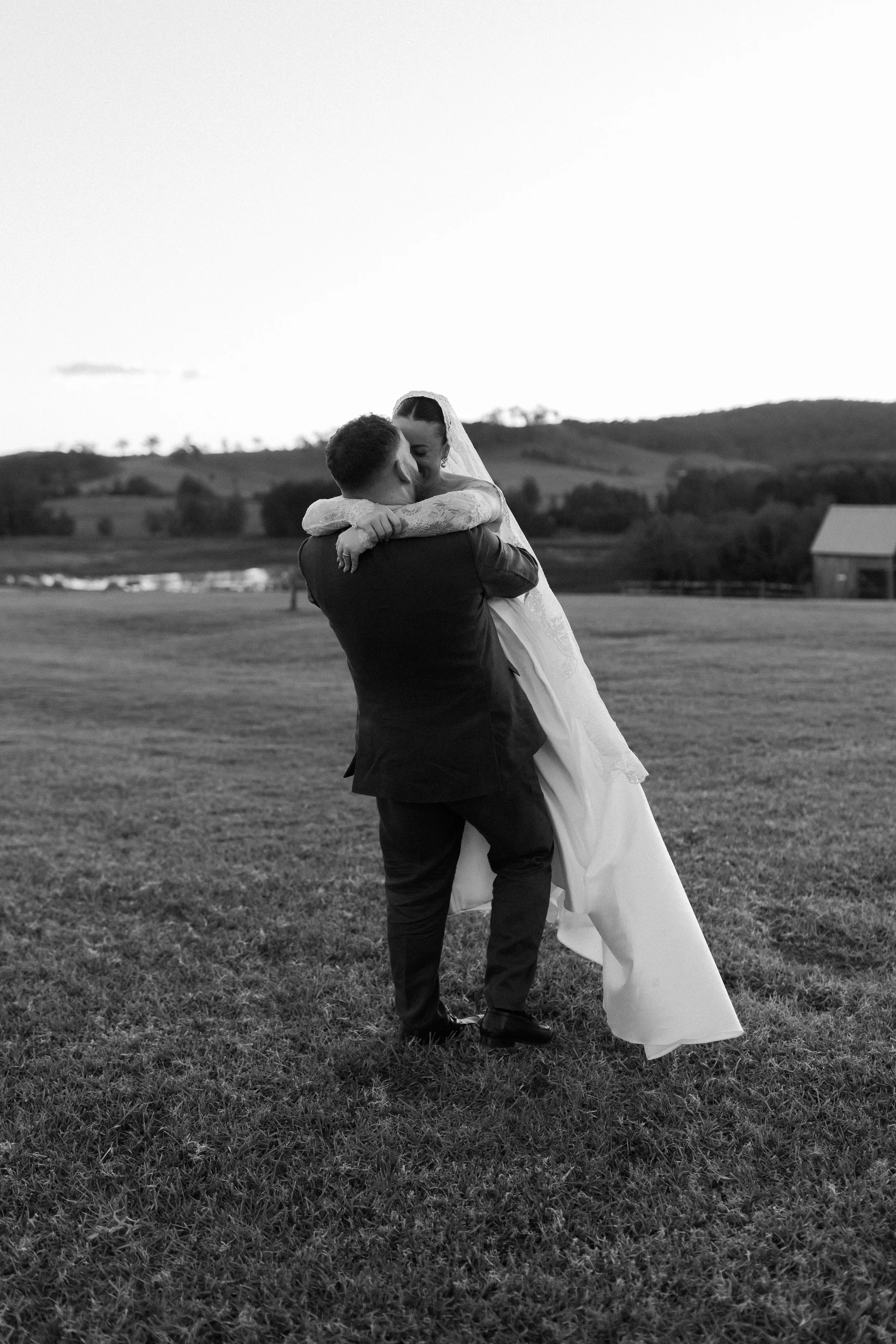 LIAM & BELLA - 1061.jpg