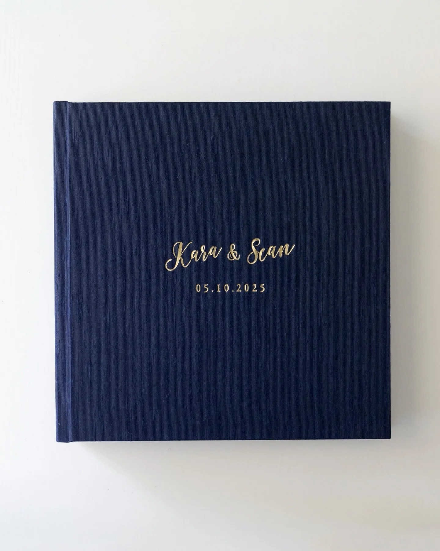 Your wedding photos deserve better than living in your camera roll alongside your food snaps and selfies.. 😉

Kara &amp; Sean&rsquo;s day, printed, bound and ready to be pulled off the shelf for years of &ldquo;remember when&hellip;&rdquo; moments ❤