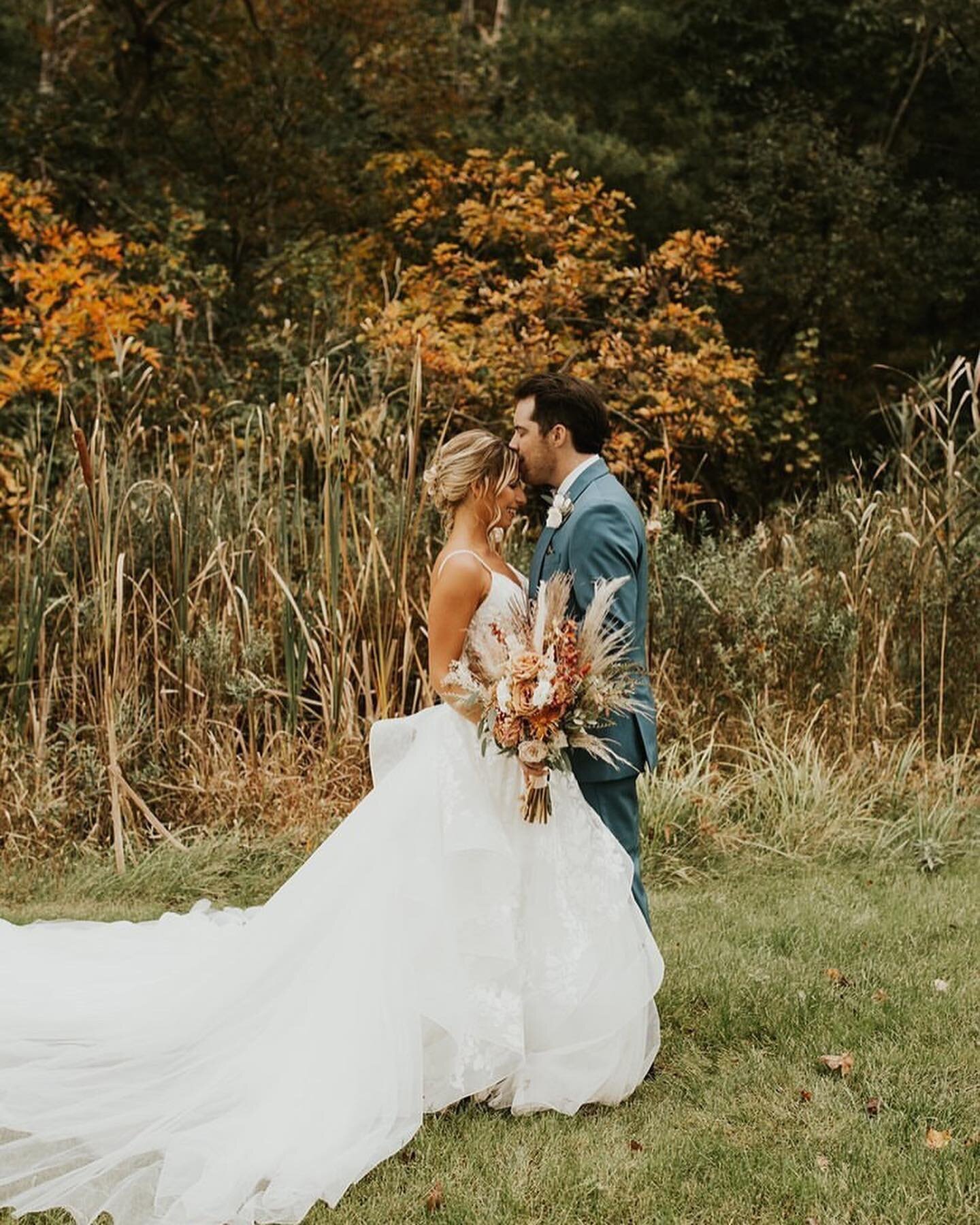 The burnt orange colors and effortless chignon are everything this fall! We loved being apart of this day @nicolepetrosinorinas ❤️