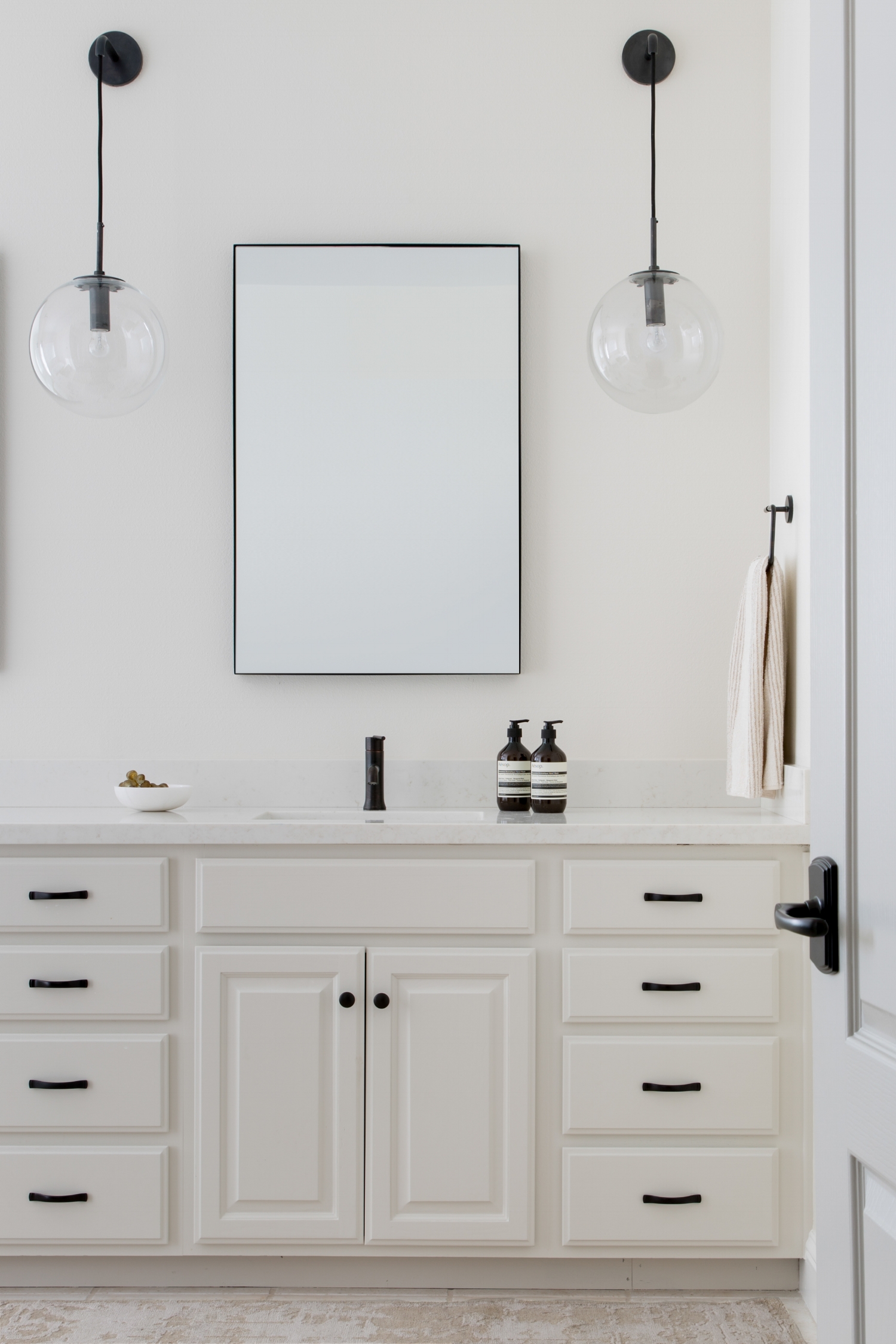 Peninsula bathroom