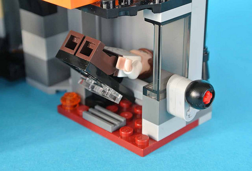 Above image comes courtesy of BrickSet . I forgot to take a photo of this feature before disassembling the set. This image will be updated to an original soon.