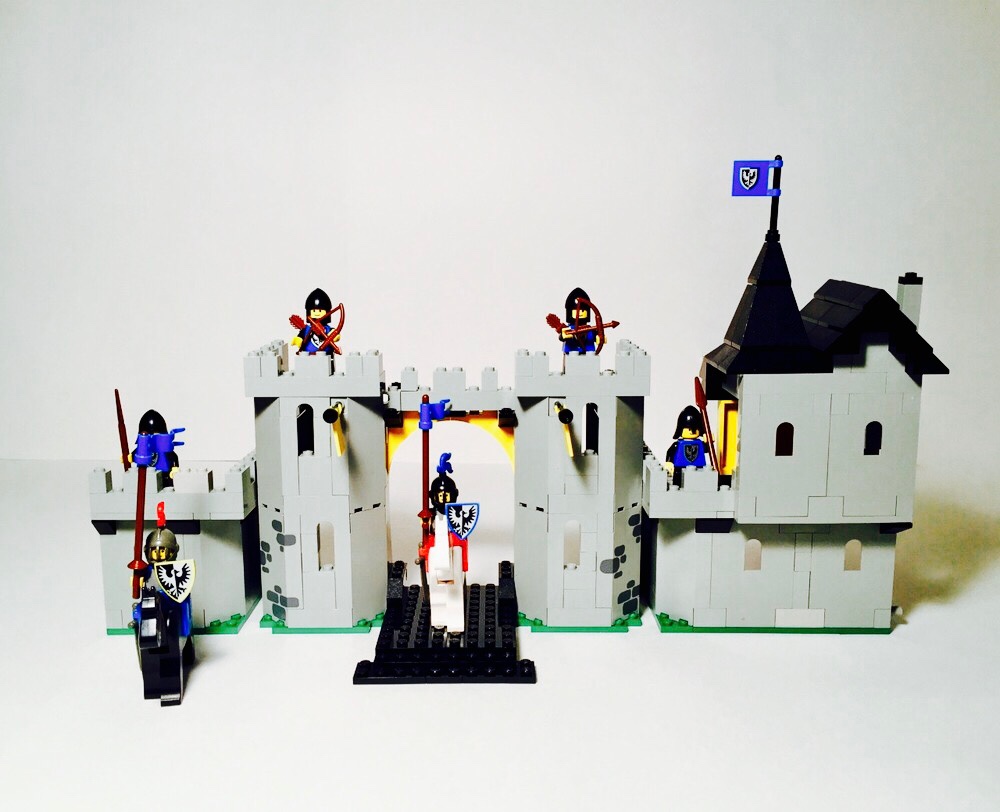 Review Black Falcons Fortress 6074 From 1986 The Lego
