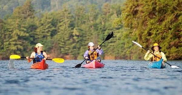 lg_WomenBoatChoice.jpg