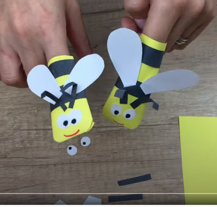 Bumblebee finger puppets
