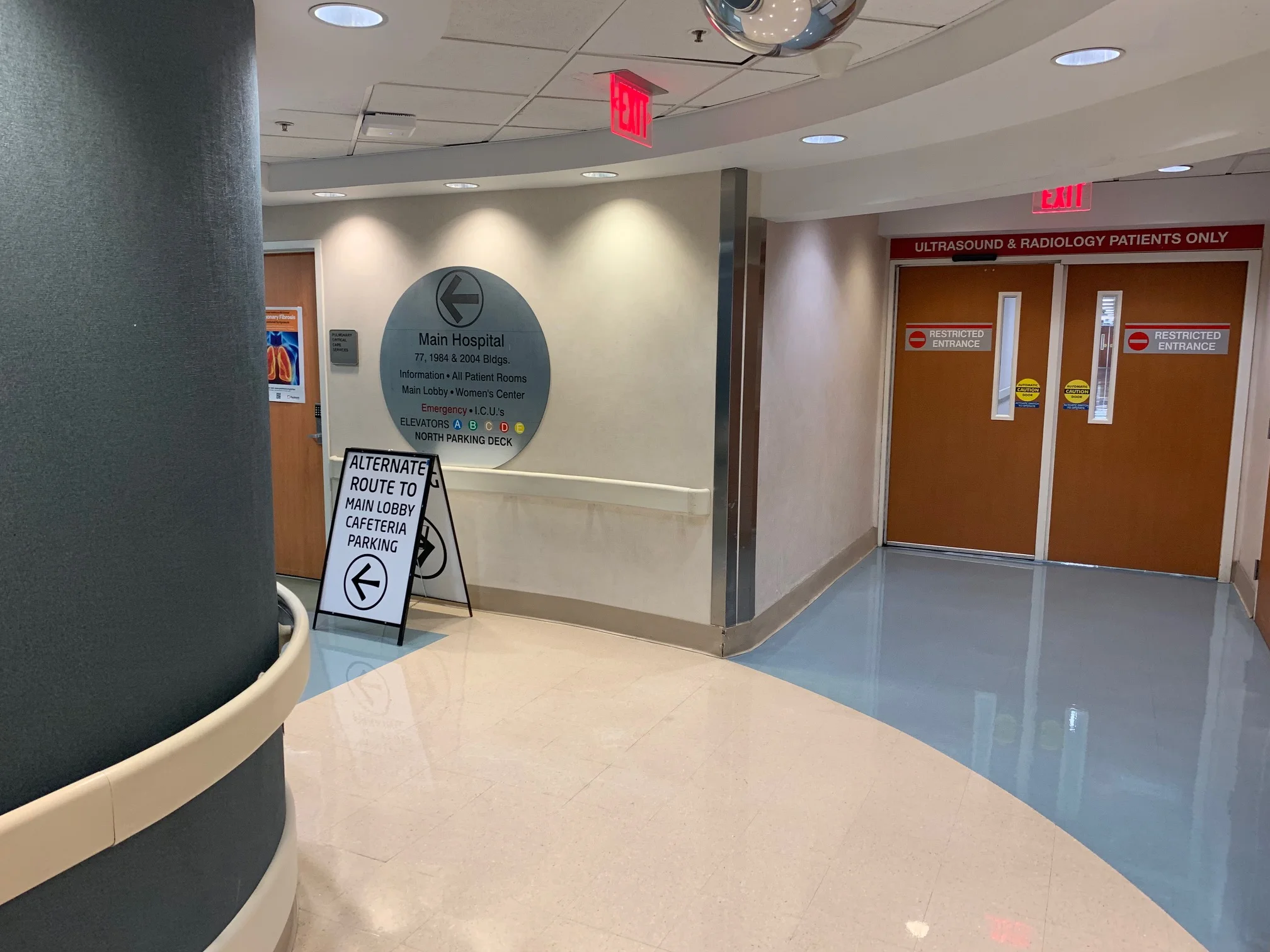Blue Star; ICU office to left (with lung poster on it) and swinging doors to right