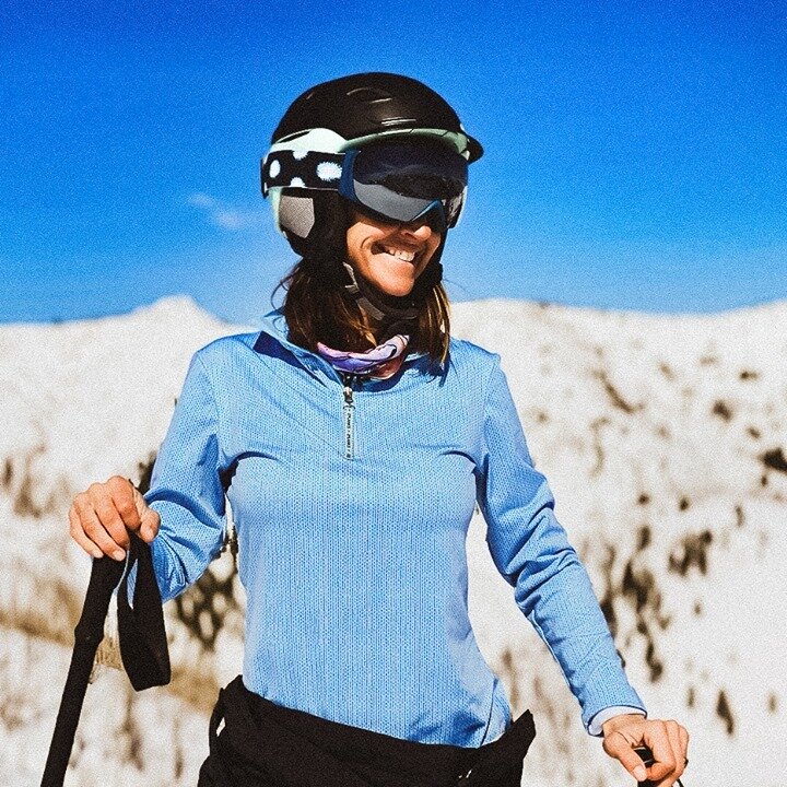 Meet Laura one of our favourite locals... She is an avid fan of skiing huge lines in Alaska with her husband and Heli Guide @reggiecrist, she is a mother of three, a natural athlete into healthy living, and just general all round rockstar! ⁠
⁠
Our pr