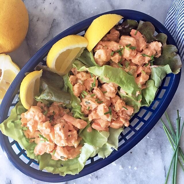 It&rsquo;s Seafood Monday and we need to celebrate with Whole30 Shrimp Salad Lettuce Cups! 😎 Easy, minimal cooking, everything a Monday should be! 🔥💃🏻 What is everyone making for dinner tonight?