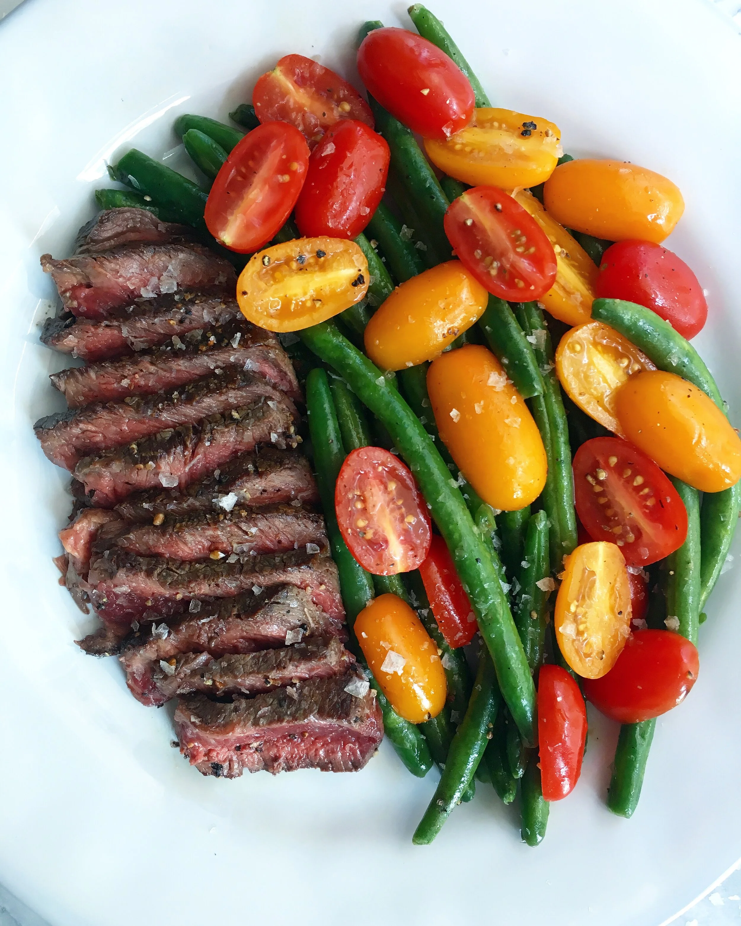 Seared Steak with Green Beans &amp; Tomatoes 