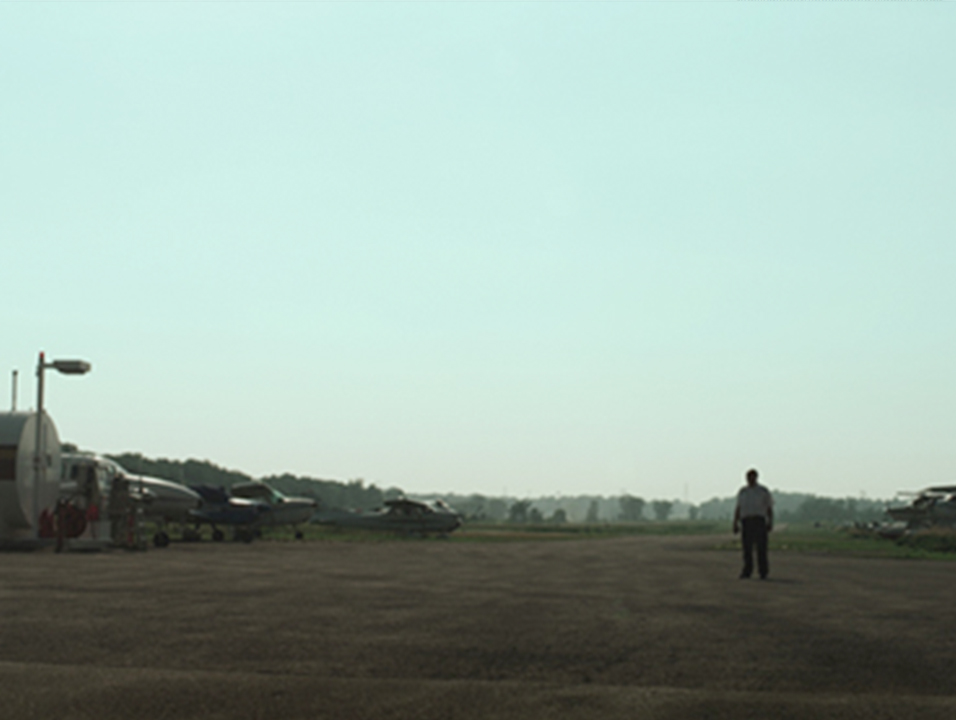JURY PRIZE: LE FUTURE PROCHE - Sophie Goyette The sights and sounds of flight create the impressionistic background of an ordinary pilot’s tumultuous day. (18:00)