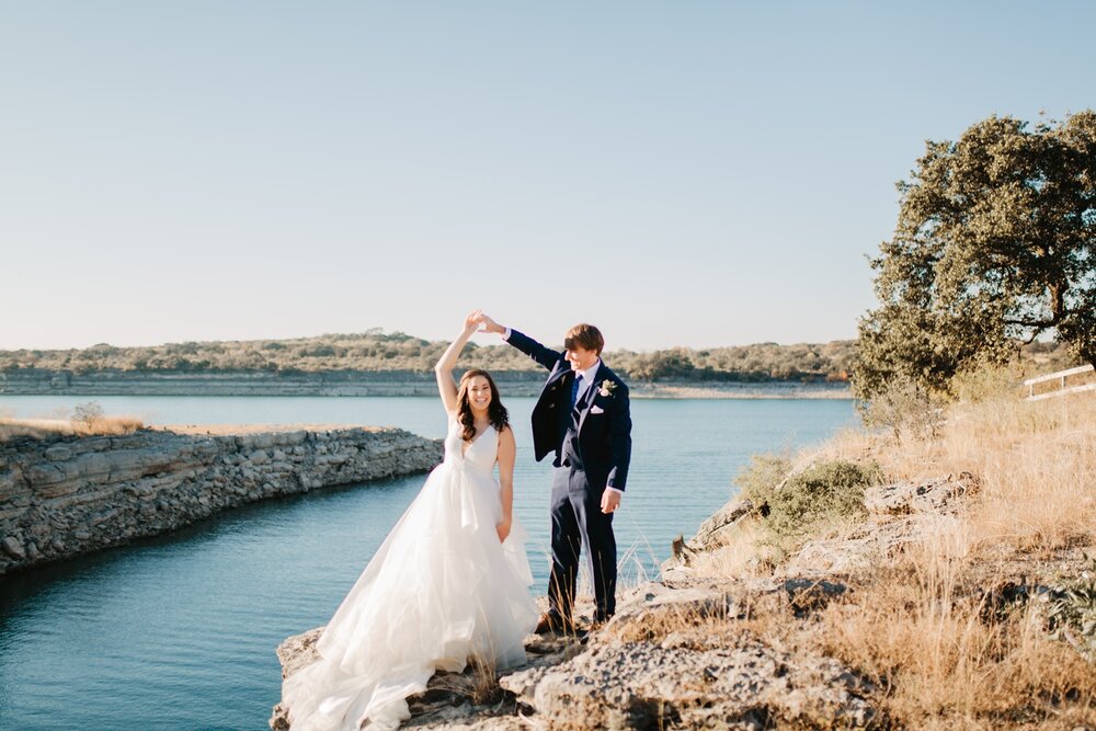 WeddingPhotographyTheEstateAtLakeTravis_0031.jpg