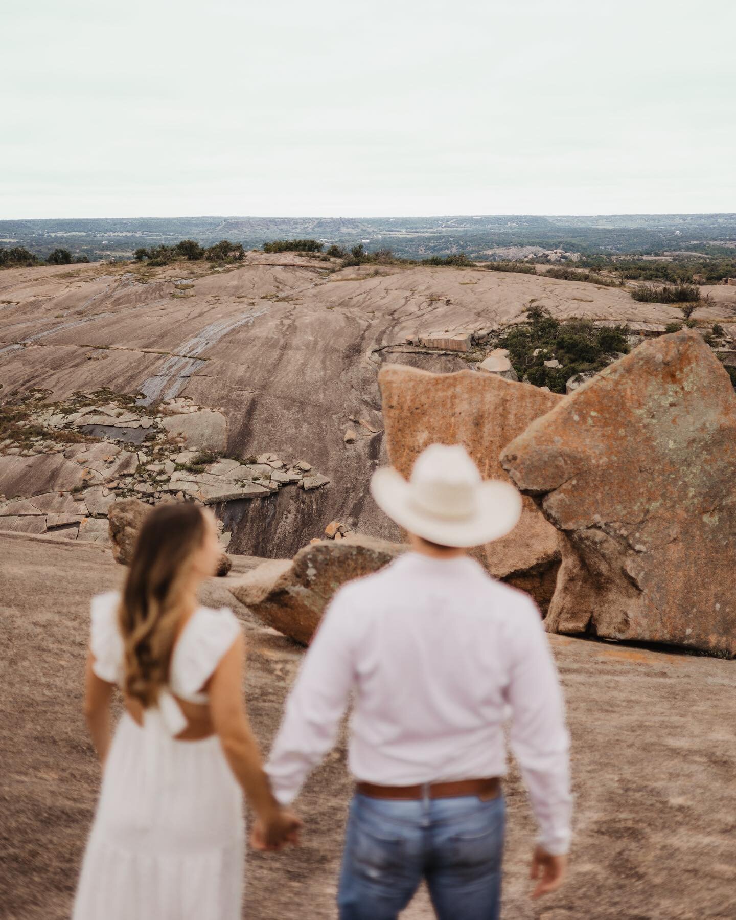 these two love the outdoors ⛰ what better place for engagement photos than Enchanted Rock