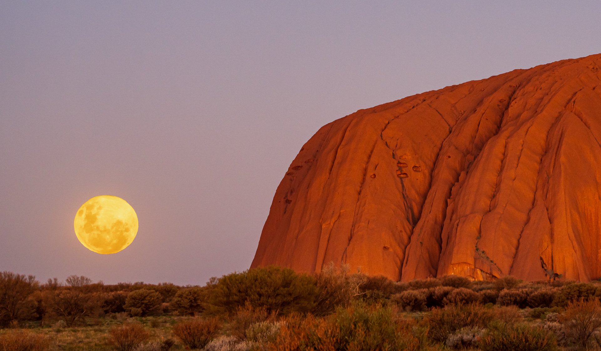 Uluru Super Moon.jpg